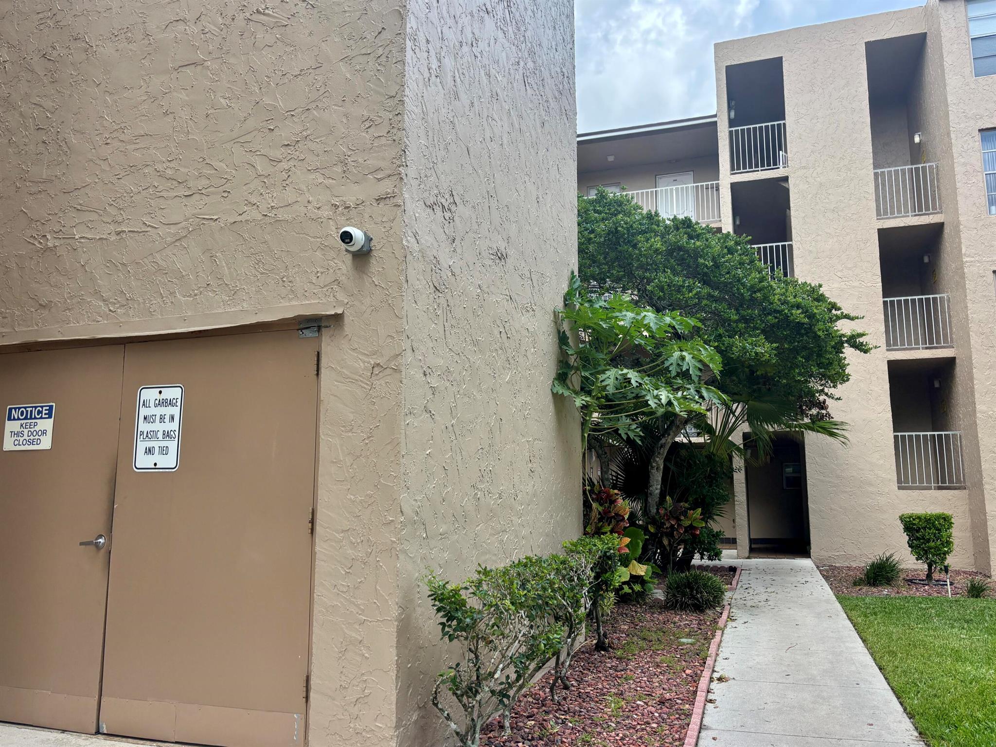 9410 Tangerine Pl 403