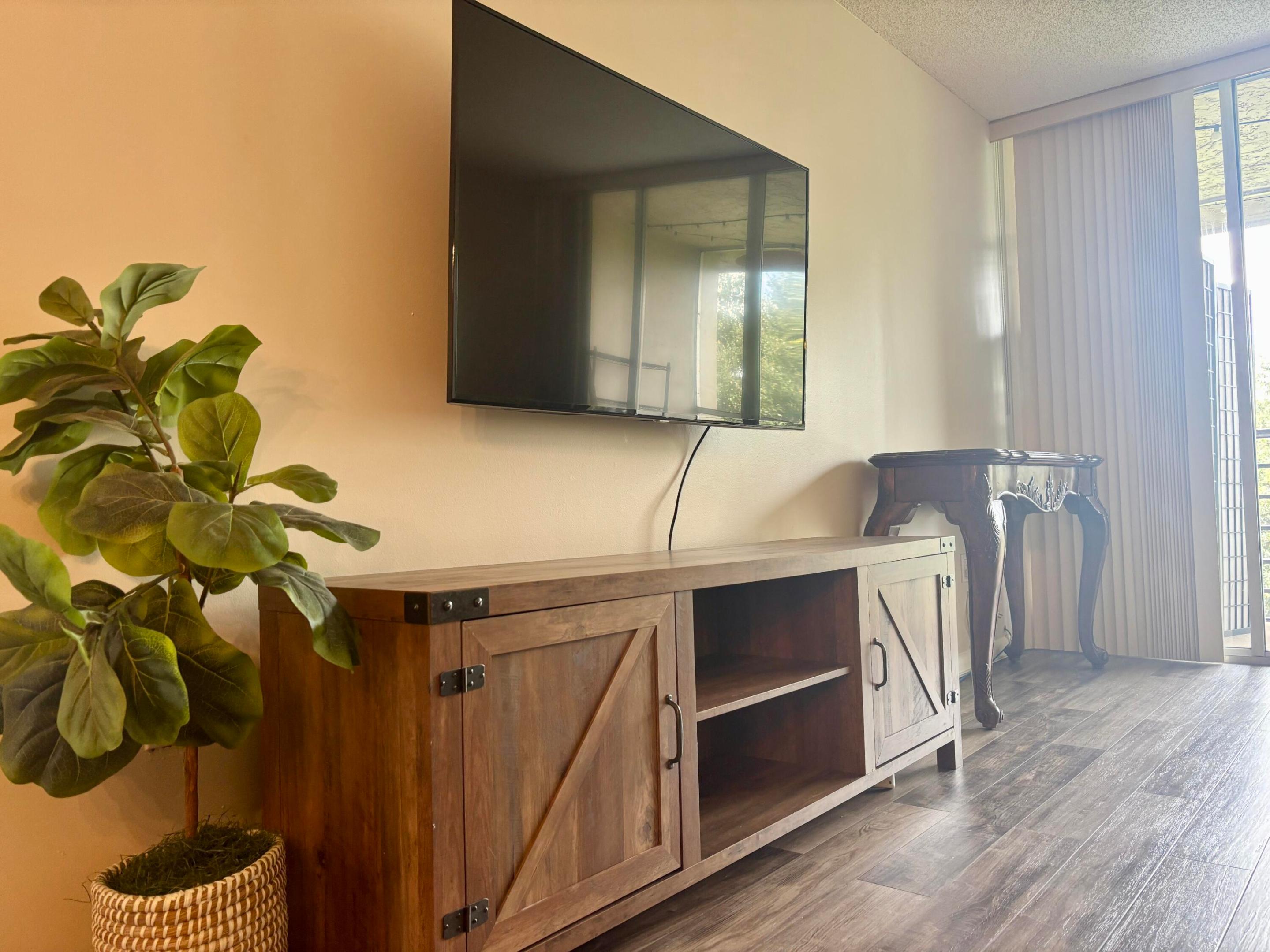 9410 Tangerine Pl 403