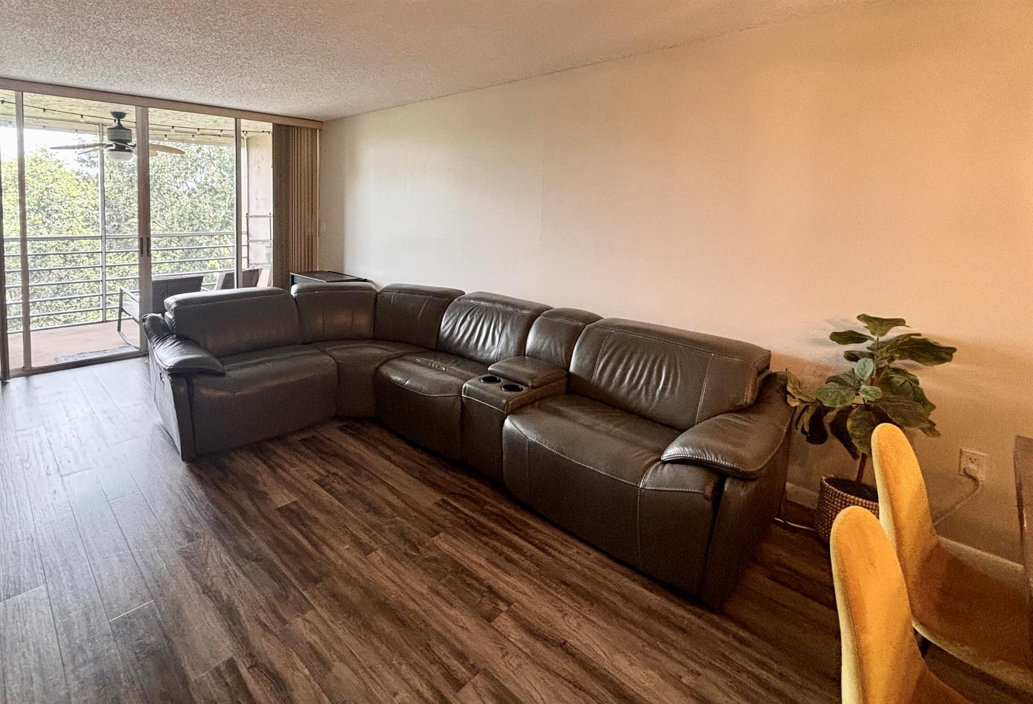 9410 Tangerine Pl 403