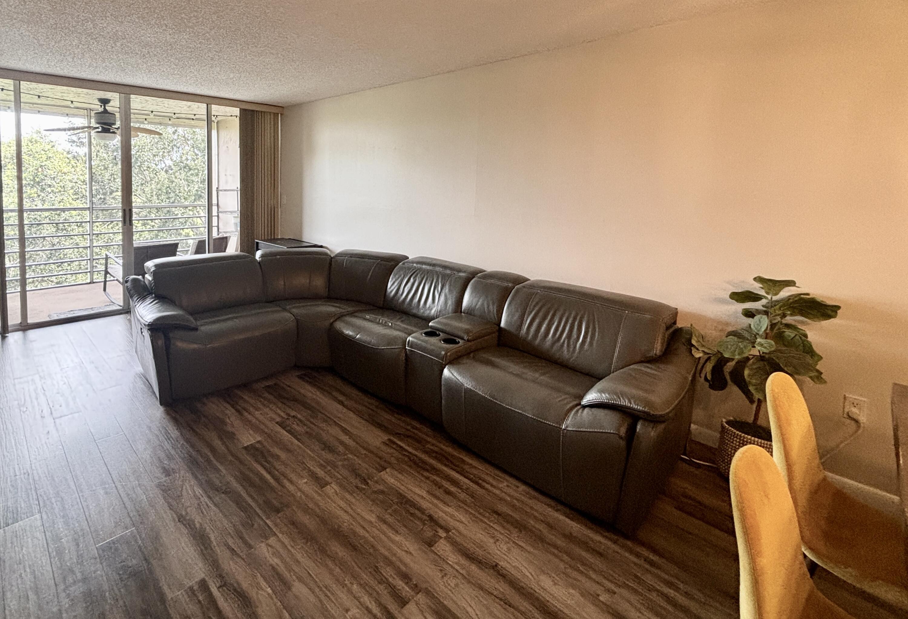 9410 Tangerine Pl 403