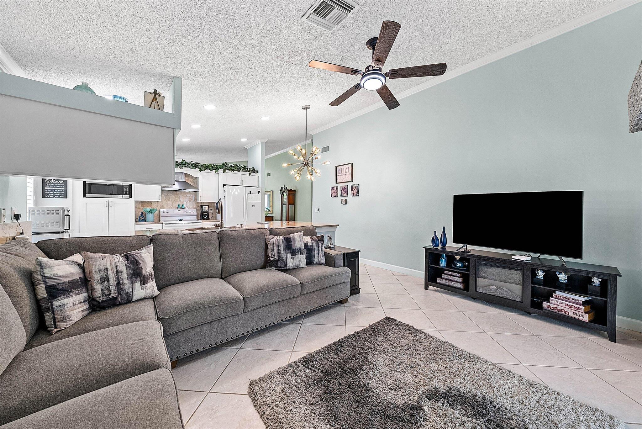 8582 Tourmaline Boulevard