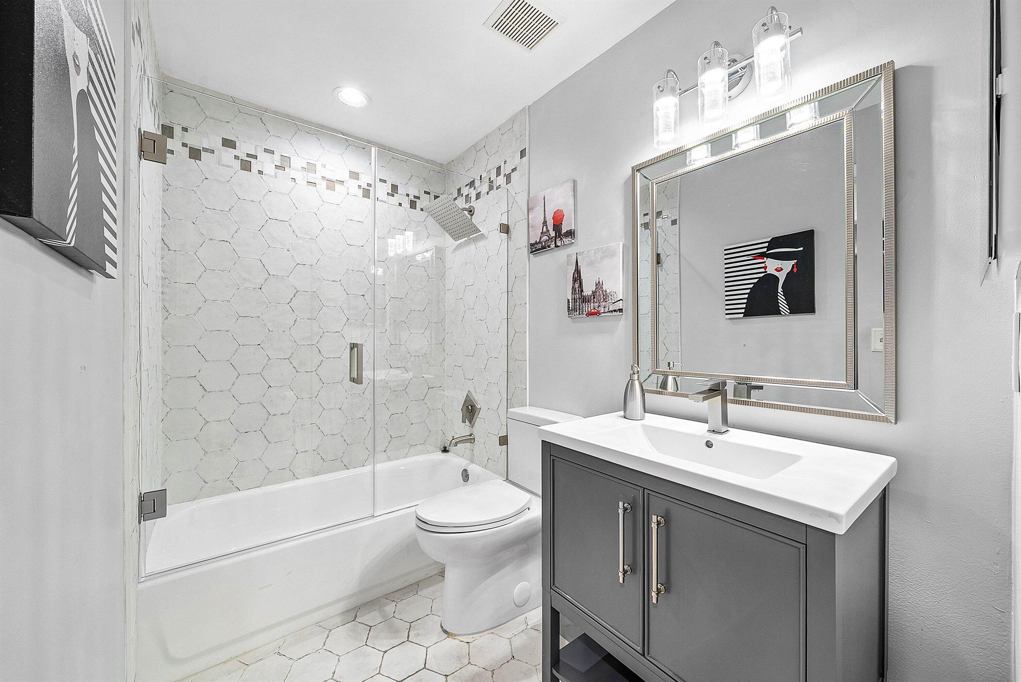 8582 Tourmaline Boulevard