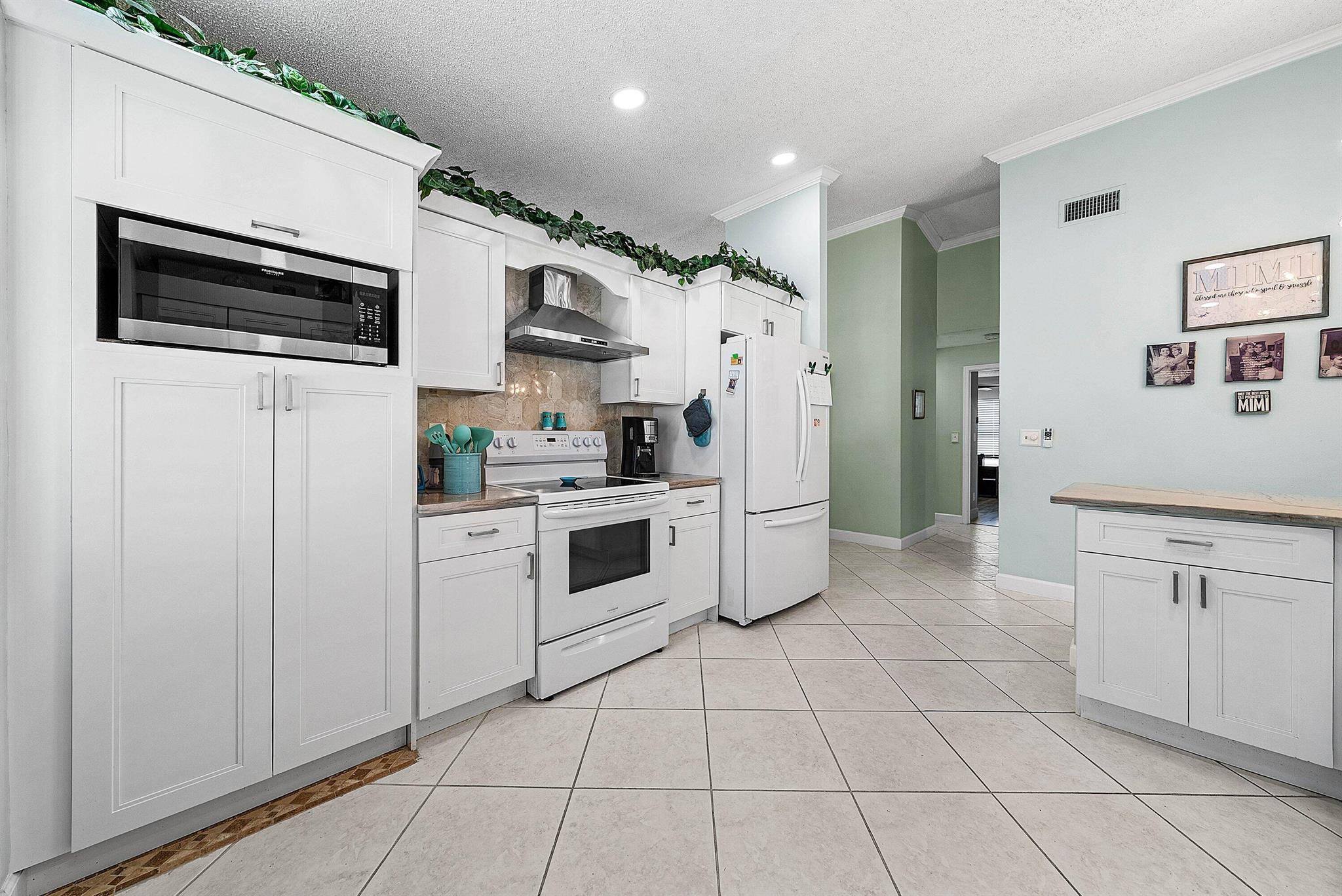 8582 Tourmaline Boulevard