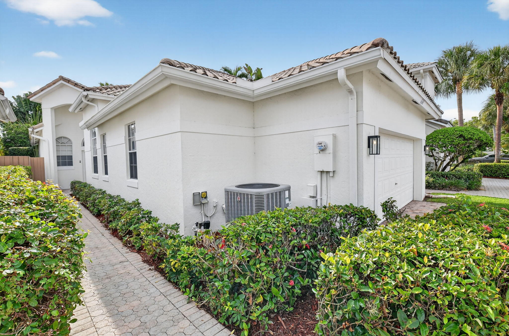 6668 NW 25th Terrace