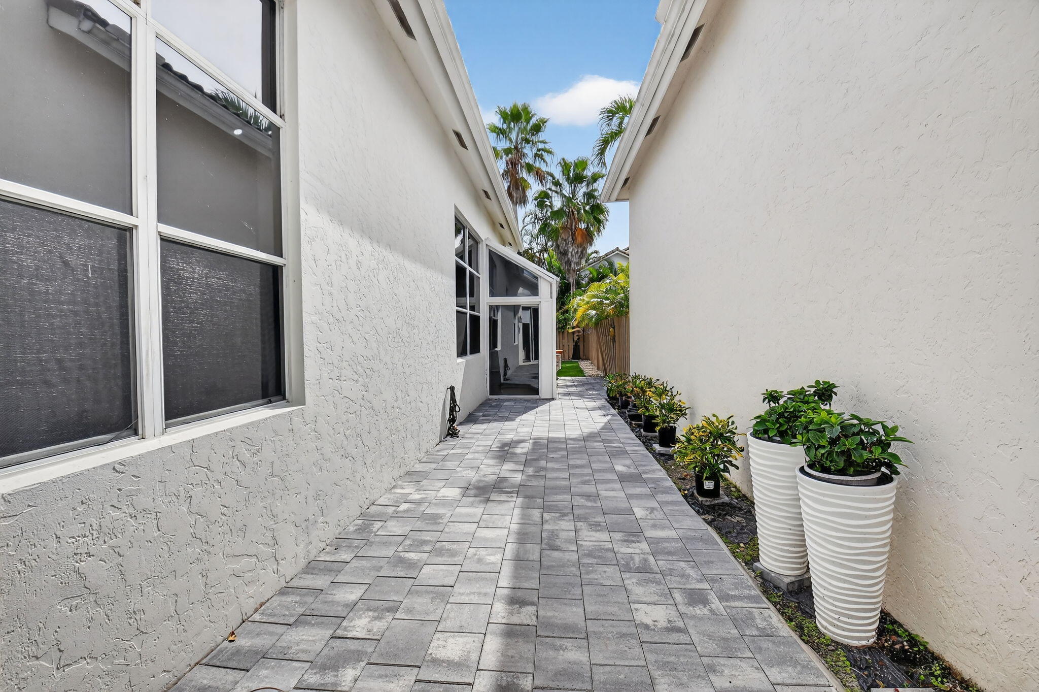 6668 NW 25th Terrace