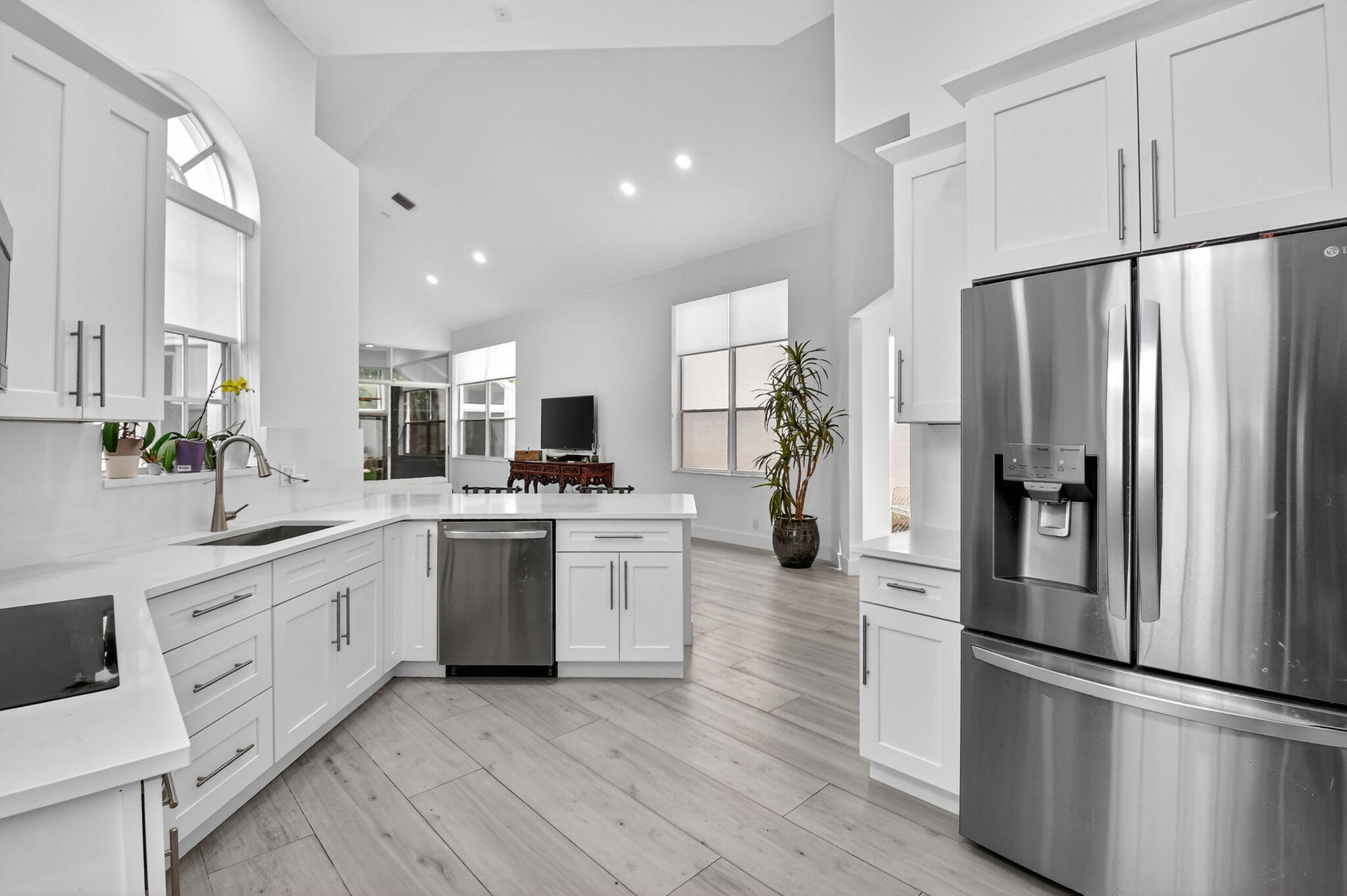 6668 NW 25th Terrace