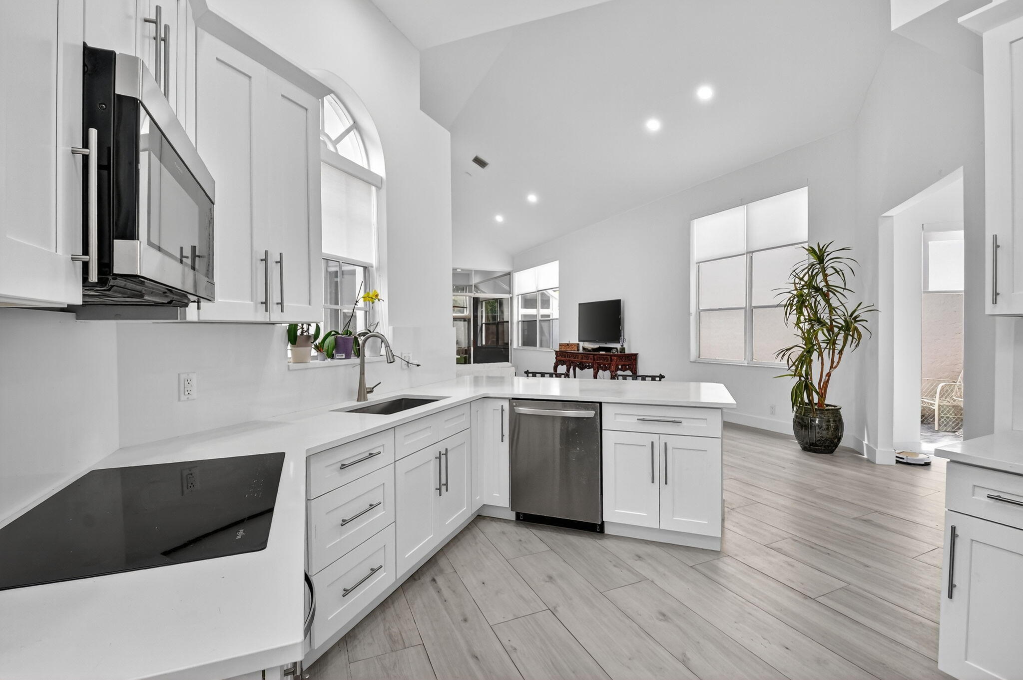 6668 NW 25th Terrace