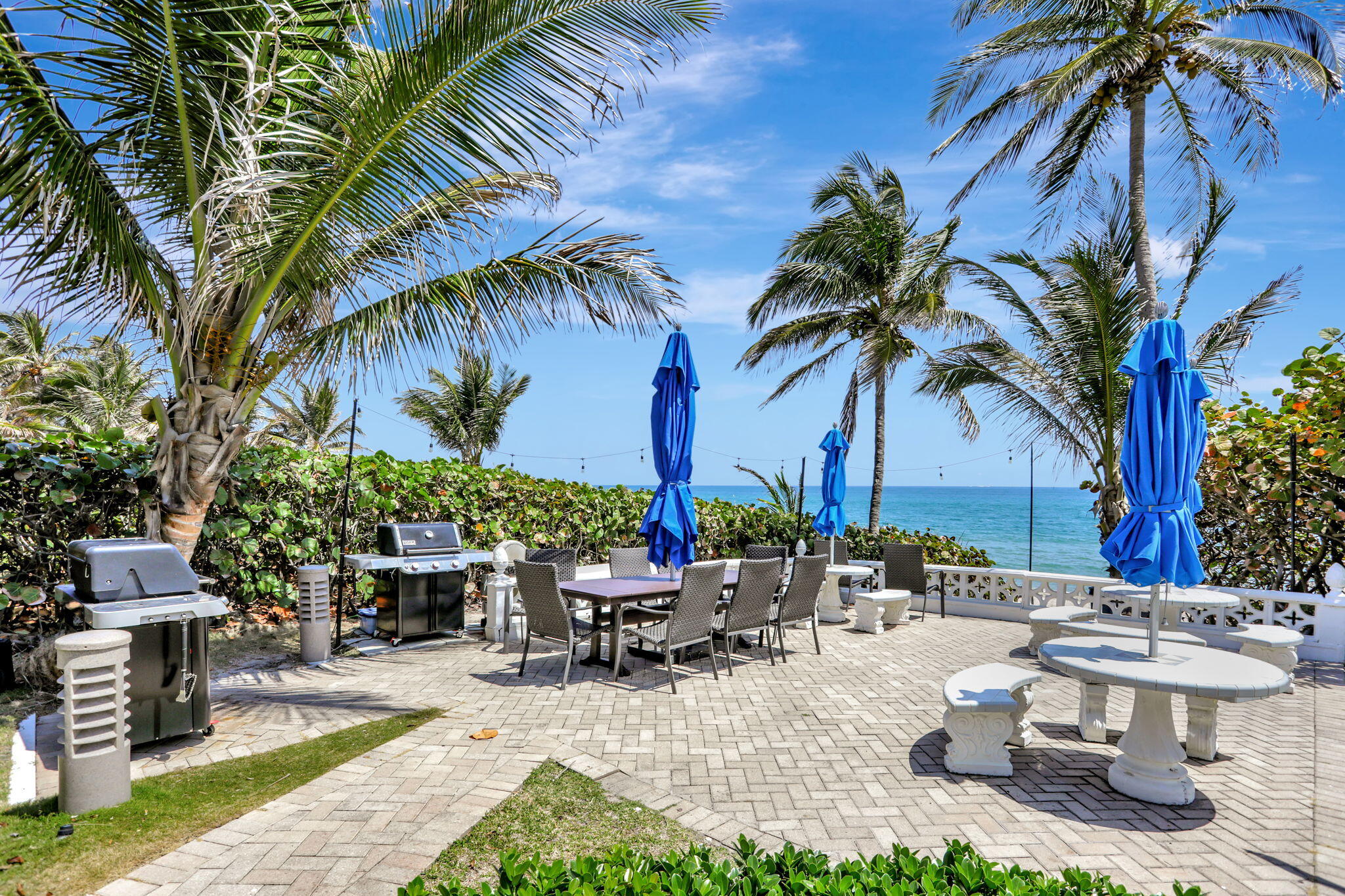 1069 Hillsboro Mile, Unit 705