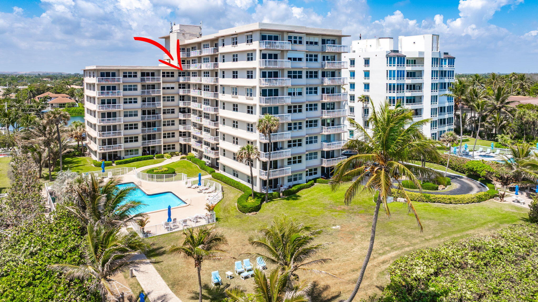 1069 Hillsboro Mile, Unit 705