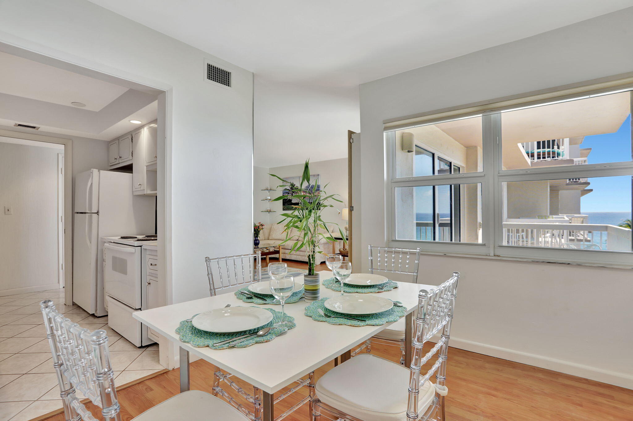 1069 Hillsboro Mile, Unit 705