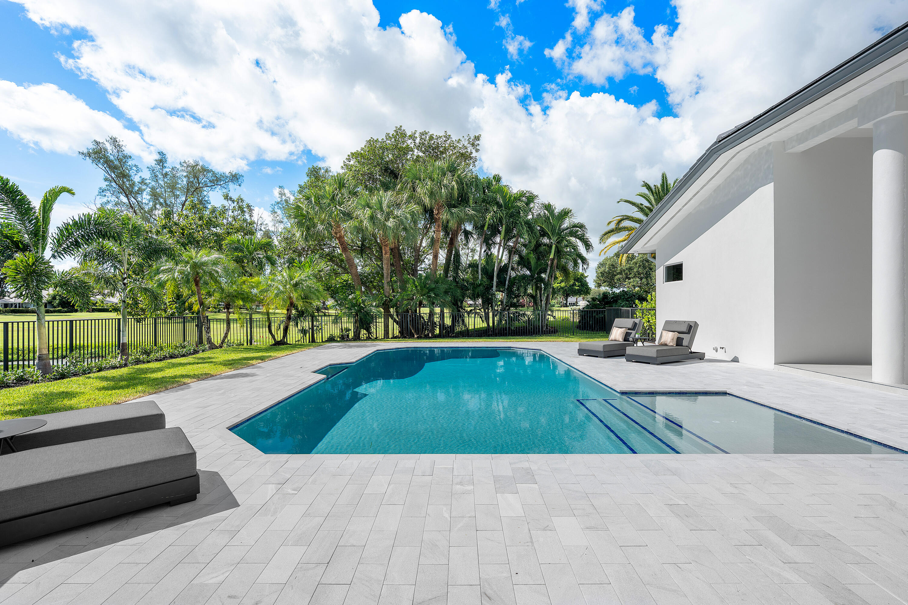 100 Glenbrook Court