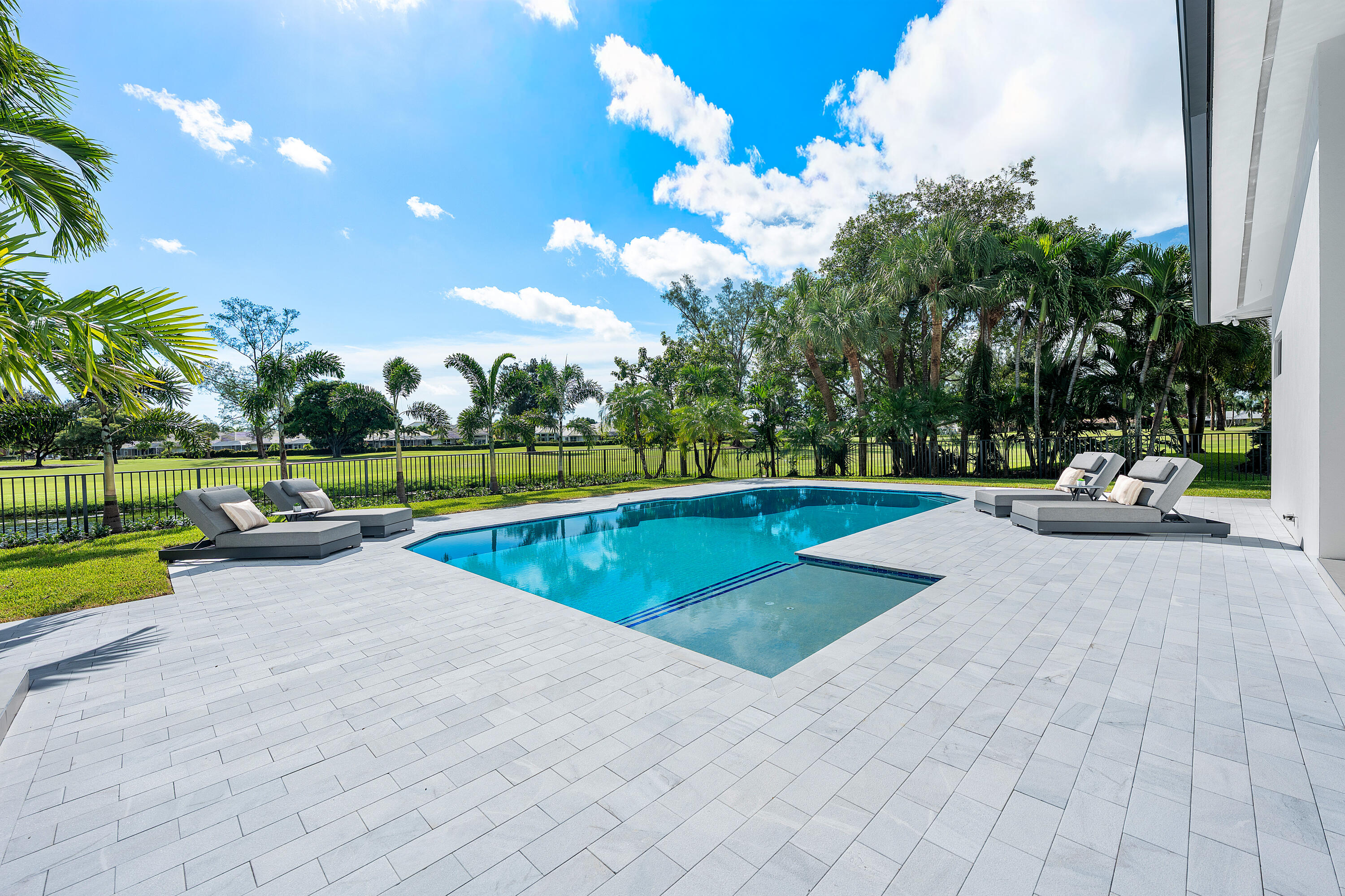 100 Glenbrook Court