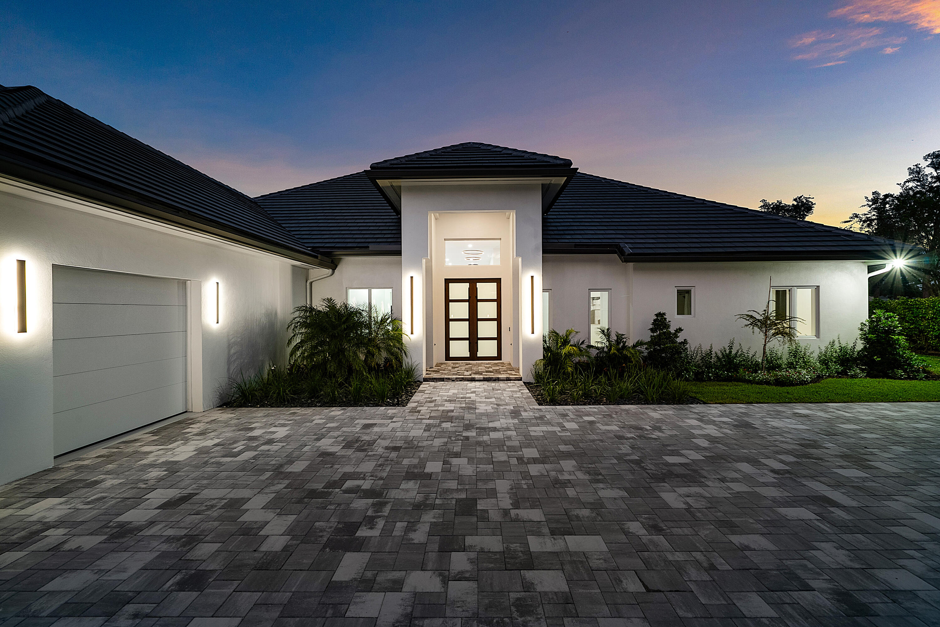 100 Glenbrook Court