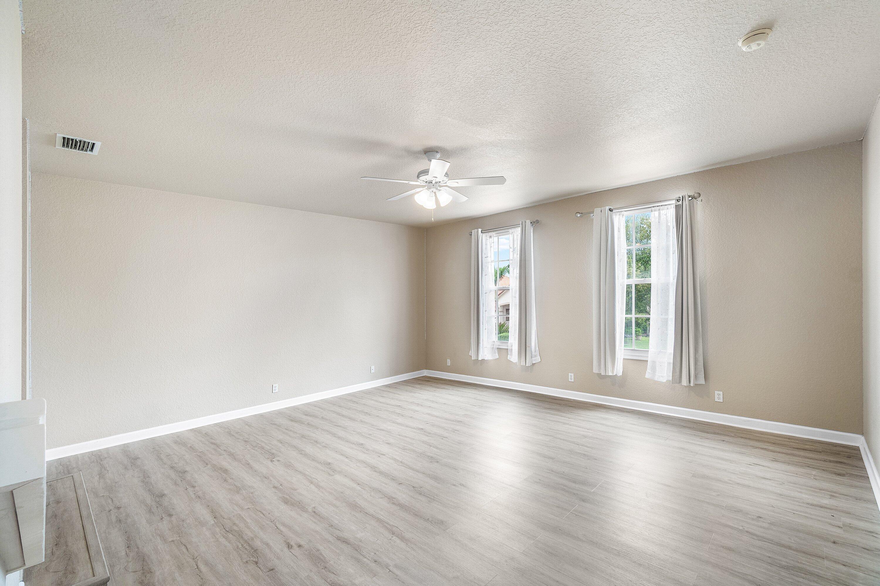 3988 W Hamilton