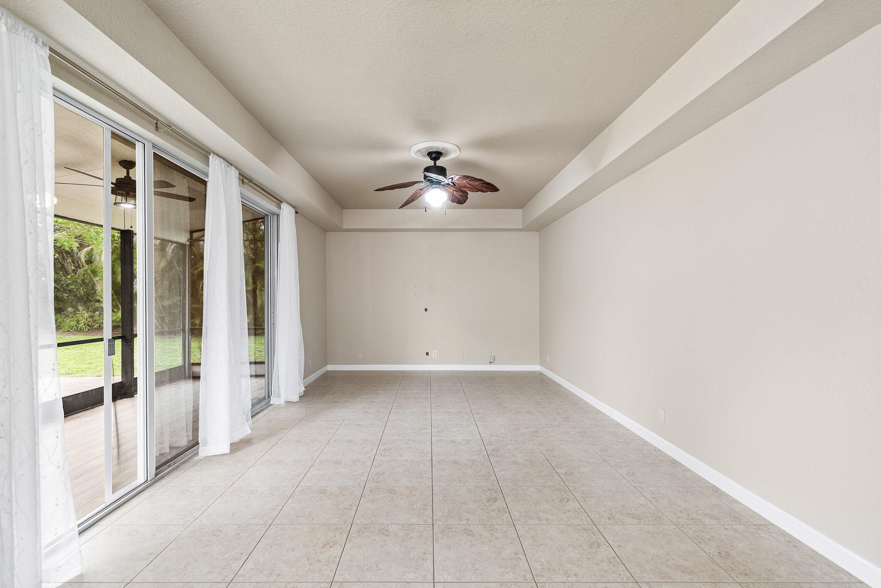 3988 W Hamilton