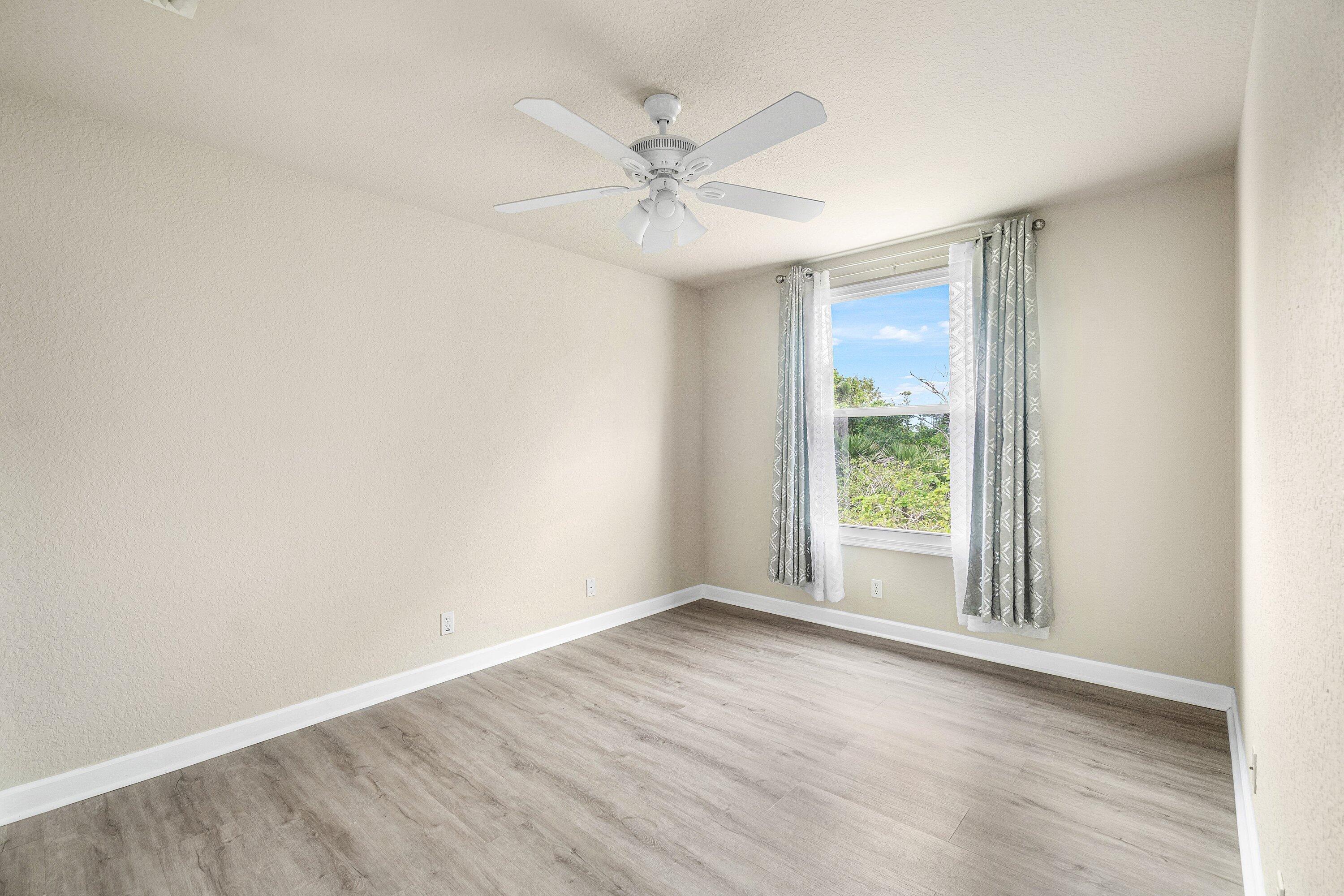 3988 W Hamilton