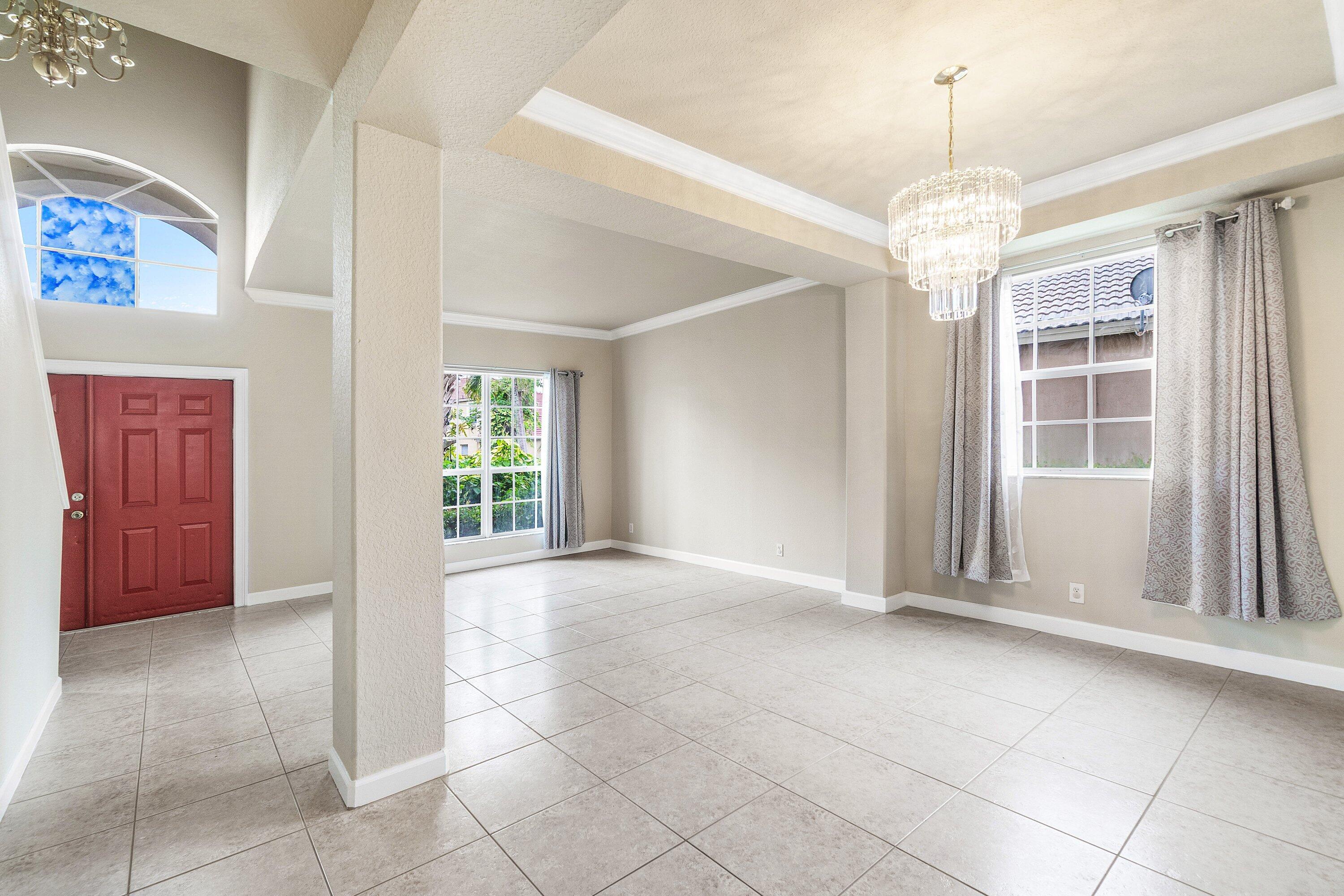 3988 W Hamilton