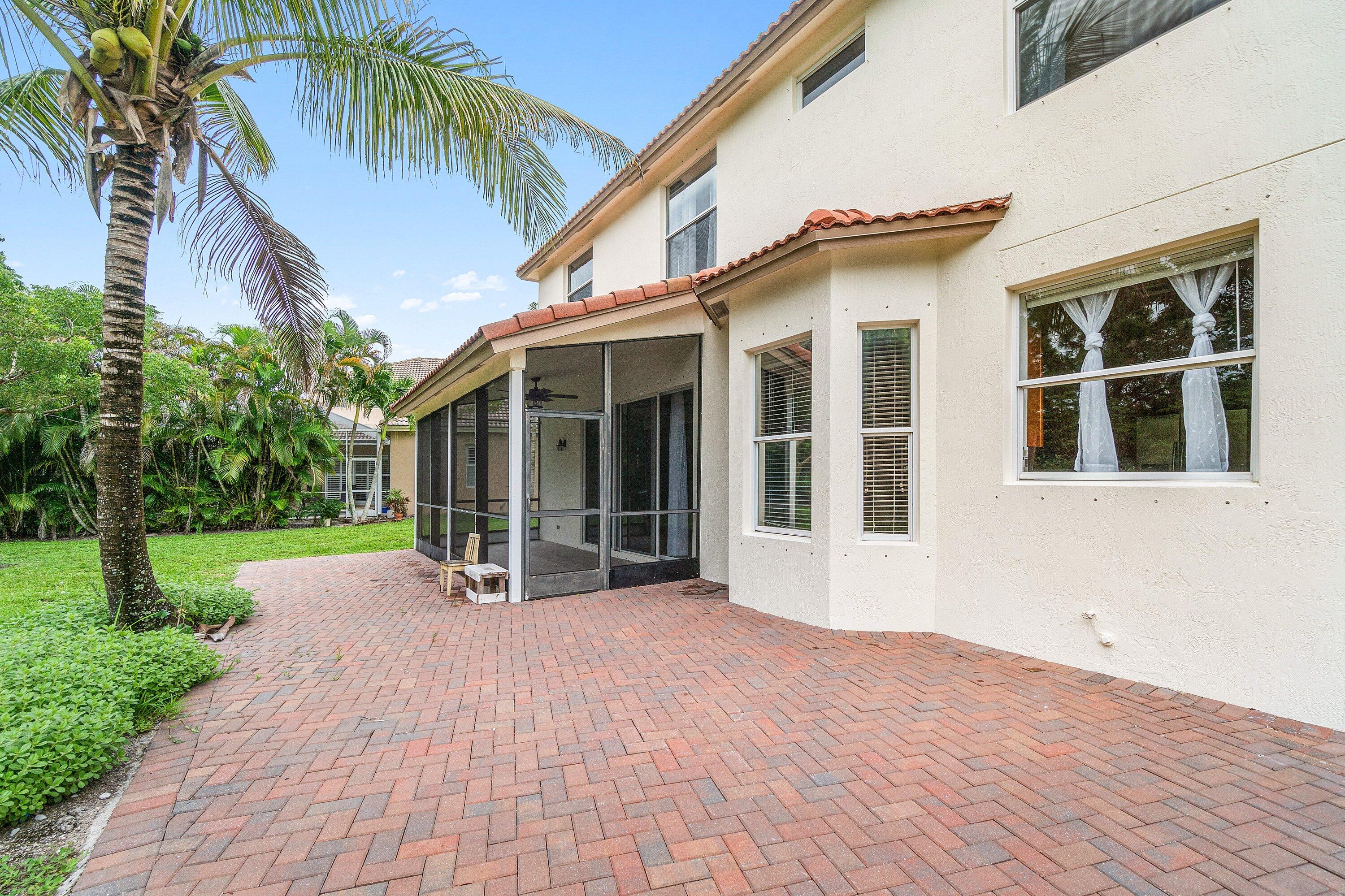 3988 W Hamilton