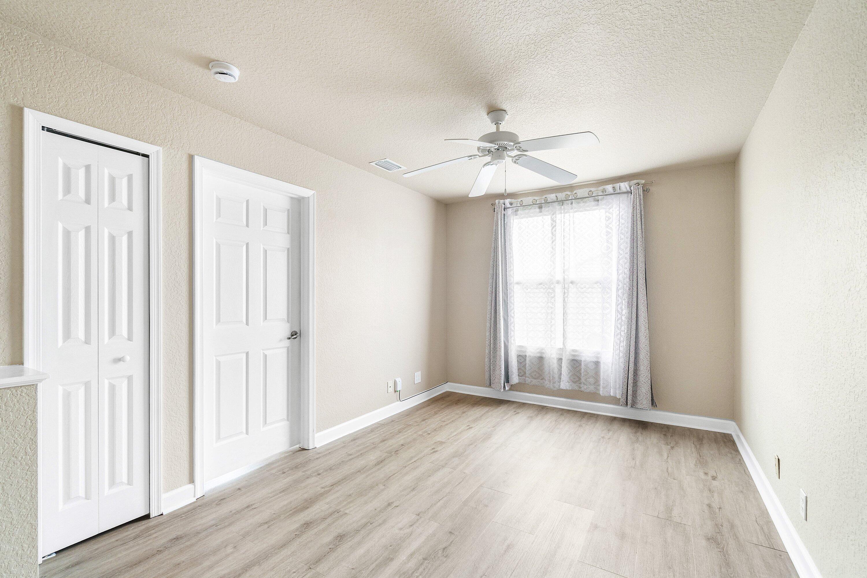 3988 W Hamilton