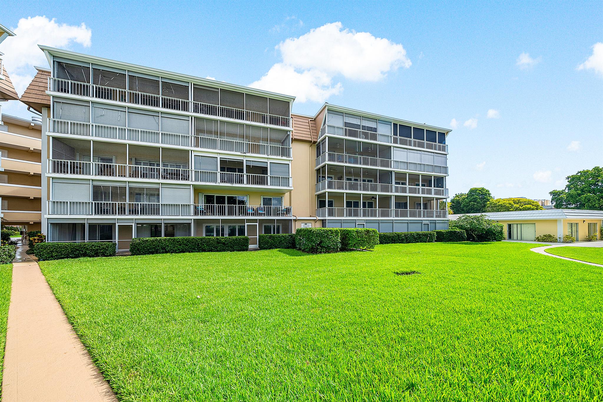 145 Atlantis 201 Boulevard 201