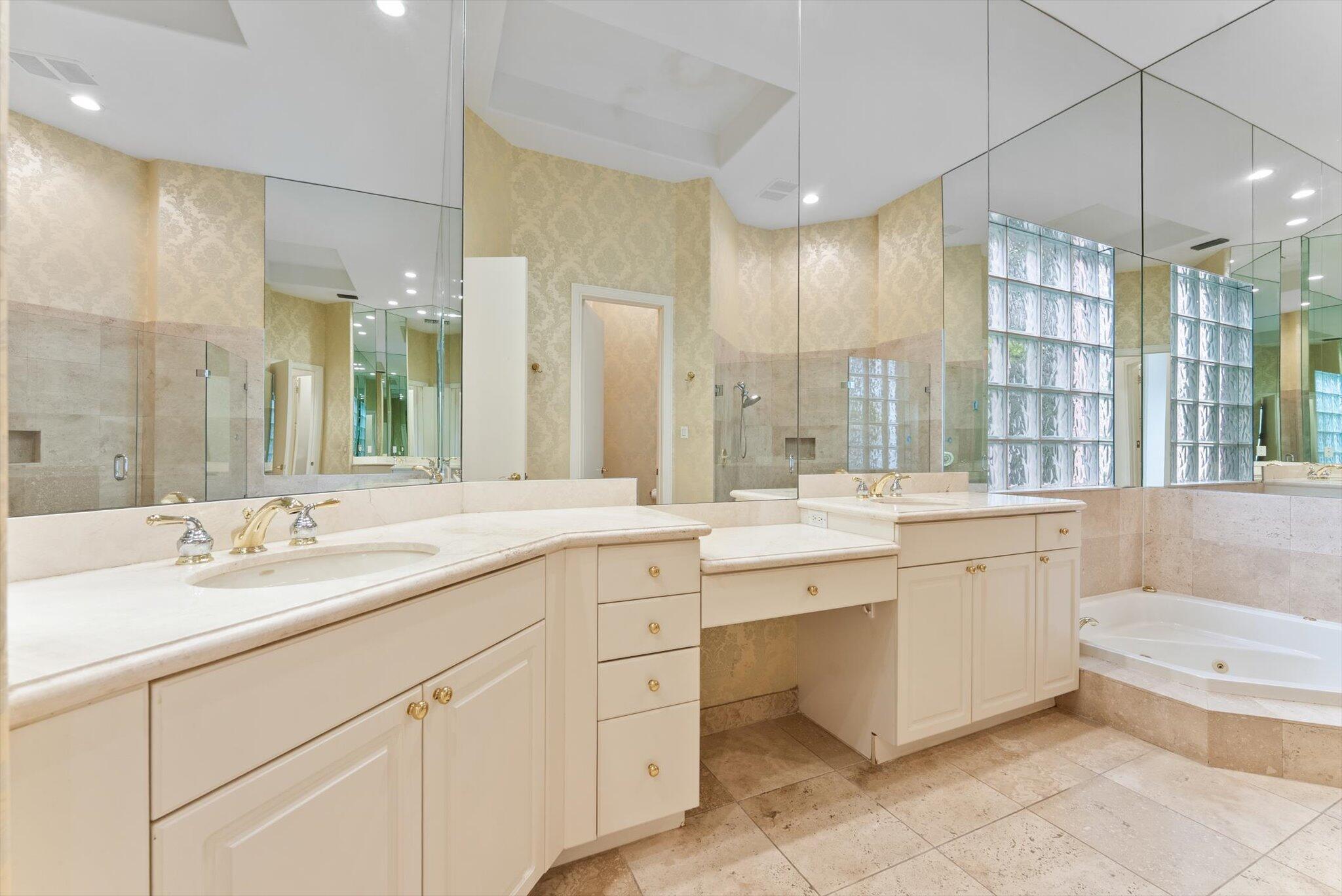 7081 Mallorca Crescent