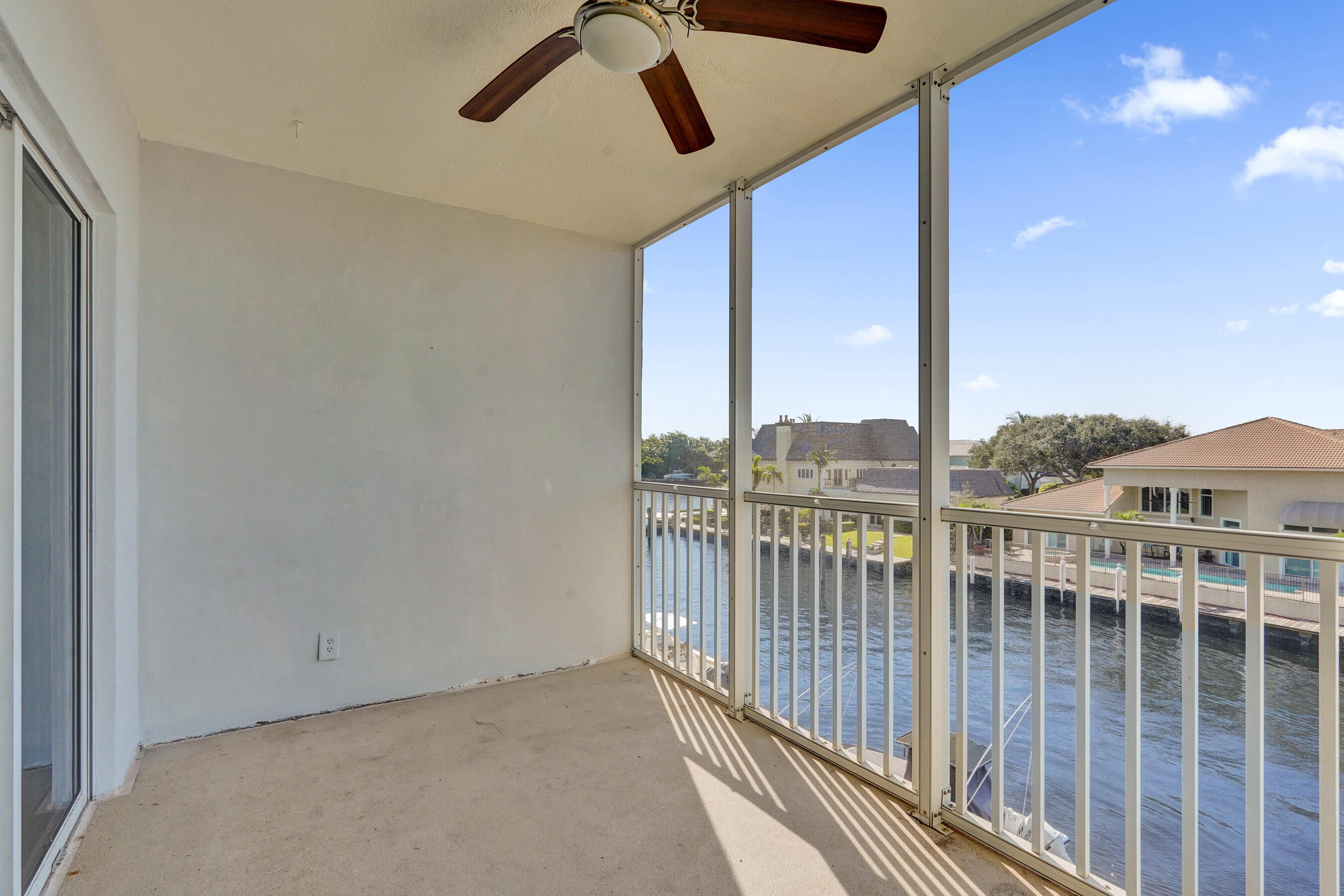 3050 NE 48th Court 303