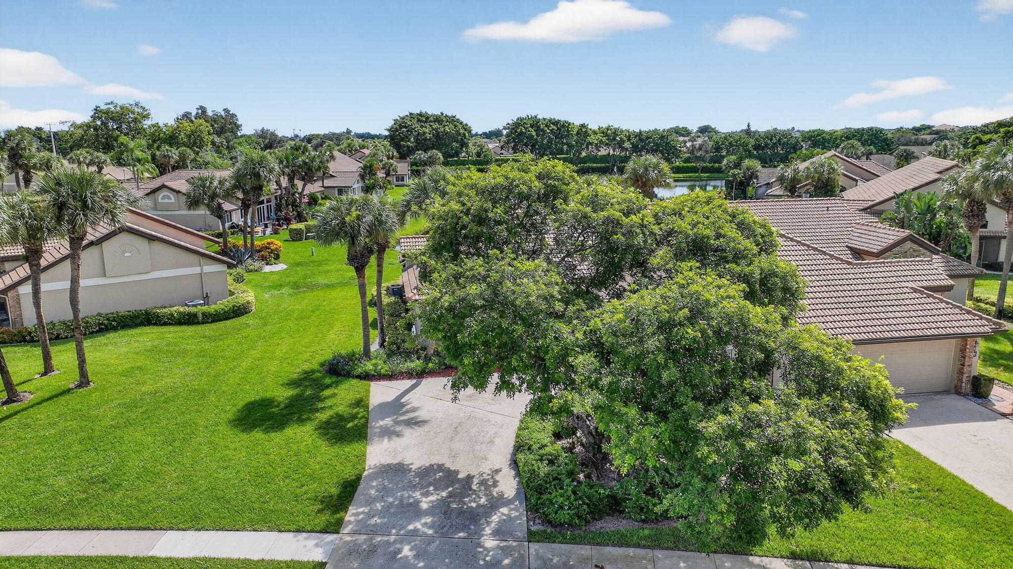 7186 Sweetbay Court