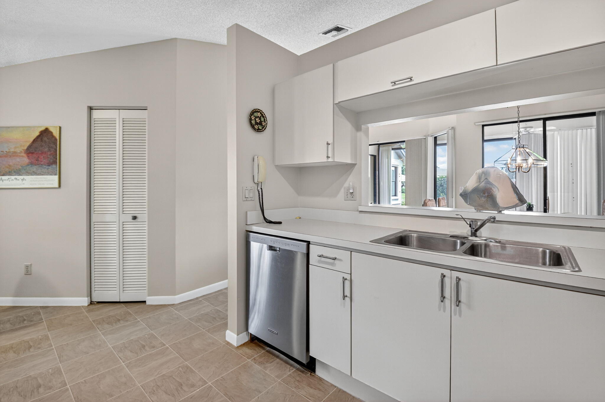 7186 Sweetbay Court