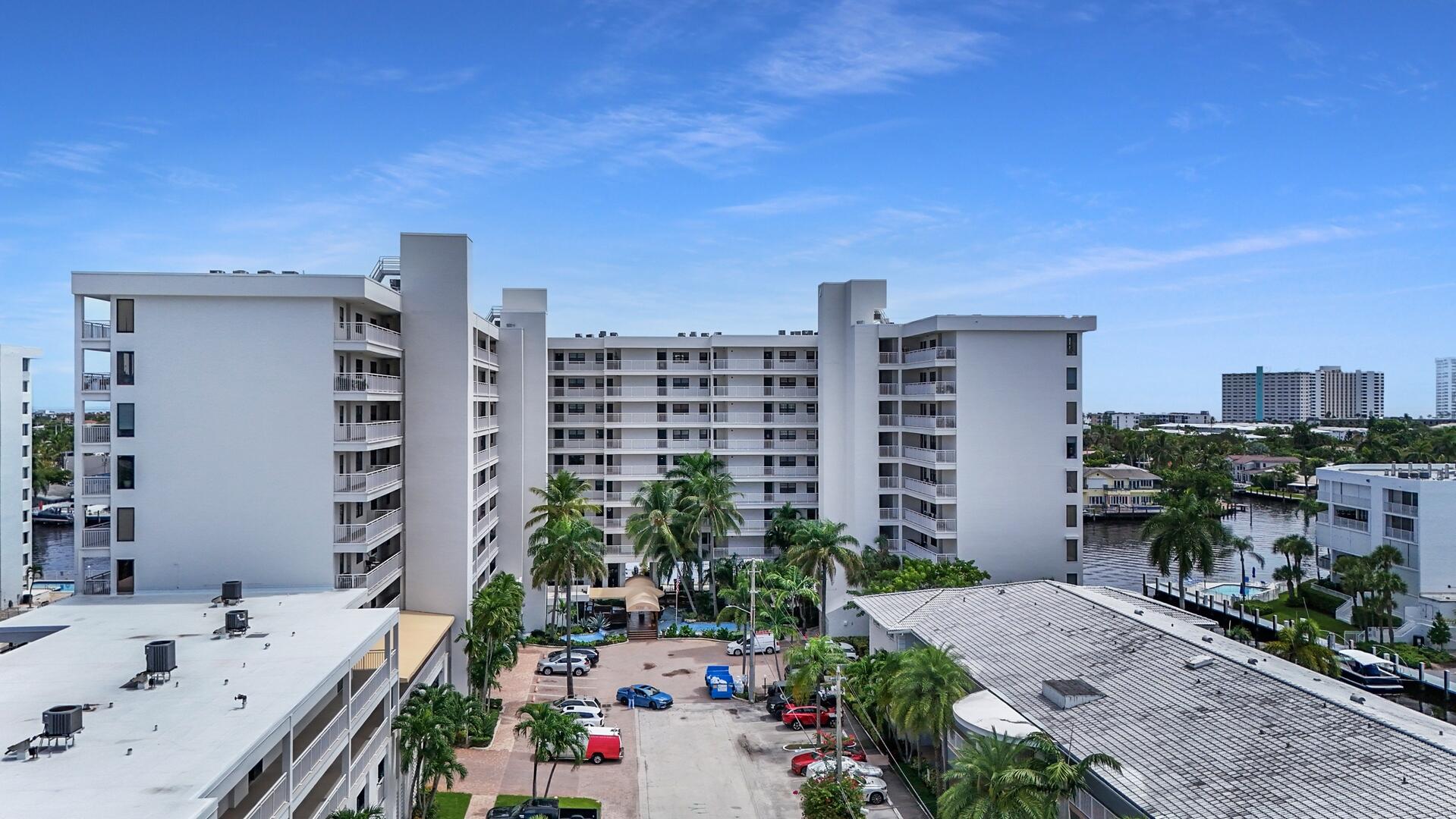 3100 NE 48th Street Ph10