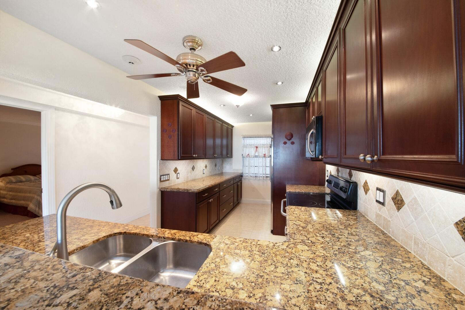 3100 NE 48th Street Ph10