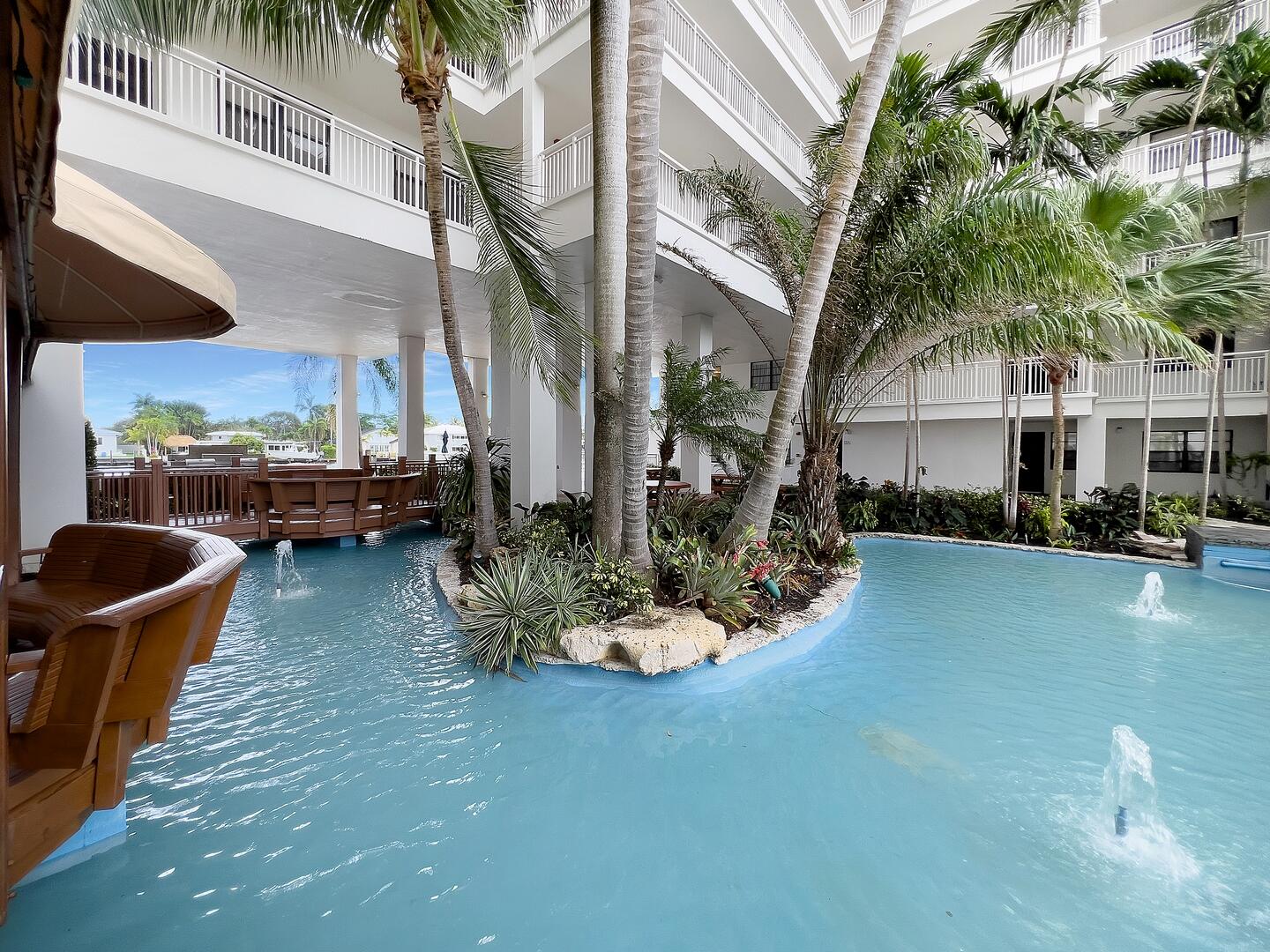 3100 NE 48th Street Ph10