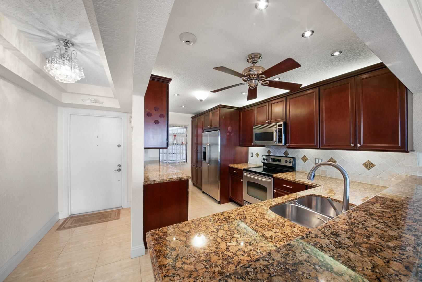 3100 NE 48th Street Ph10