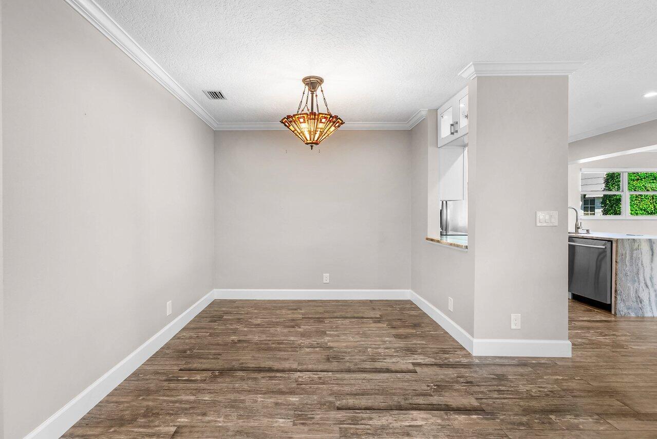 401 French Royale Circle