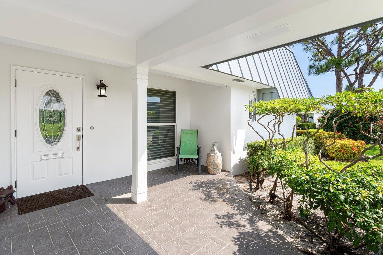 401 French Royale Circle