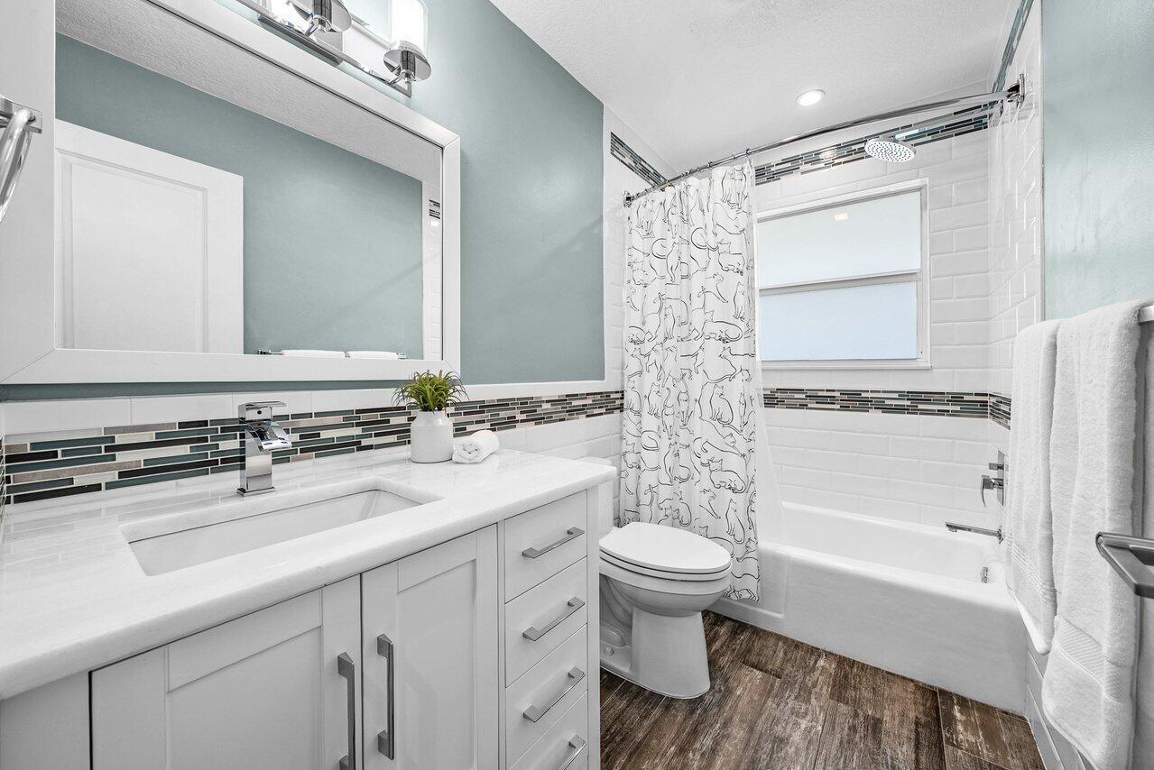 401 French Royale Circle