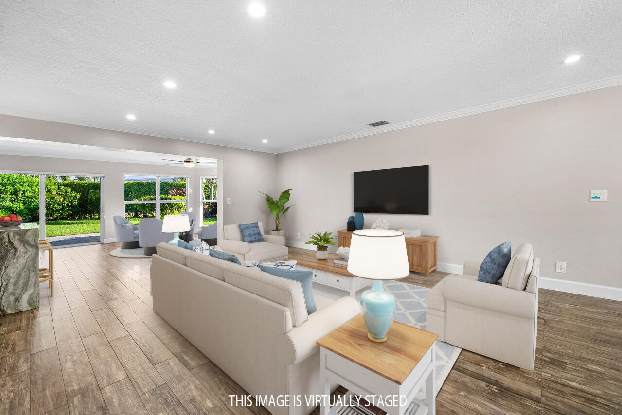 401 French Royale Circle