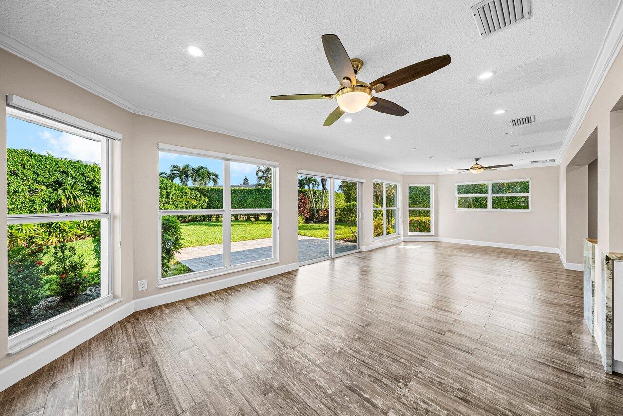 401 French Royale Circle