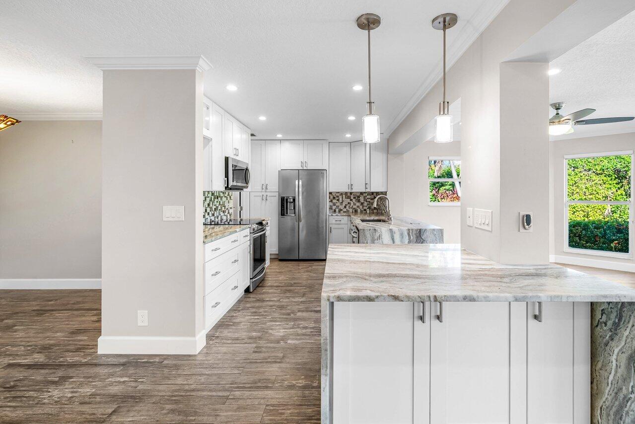401 French Royale Circle