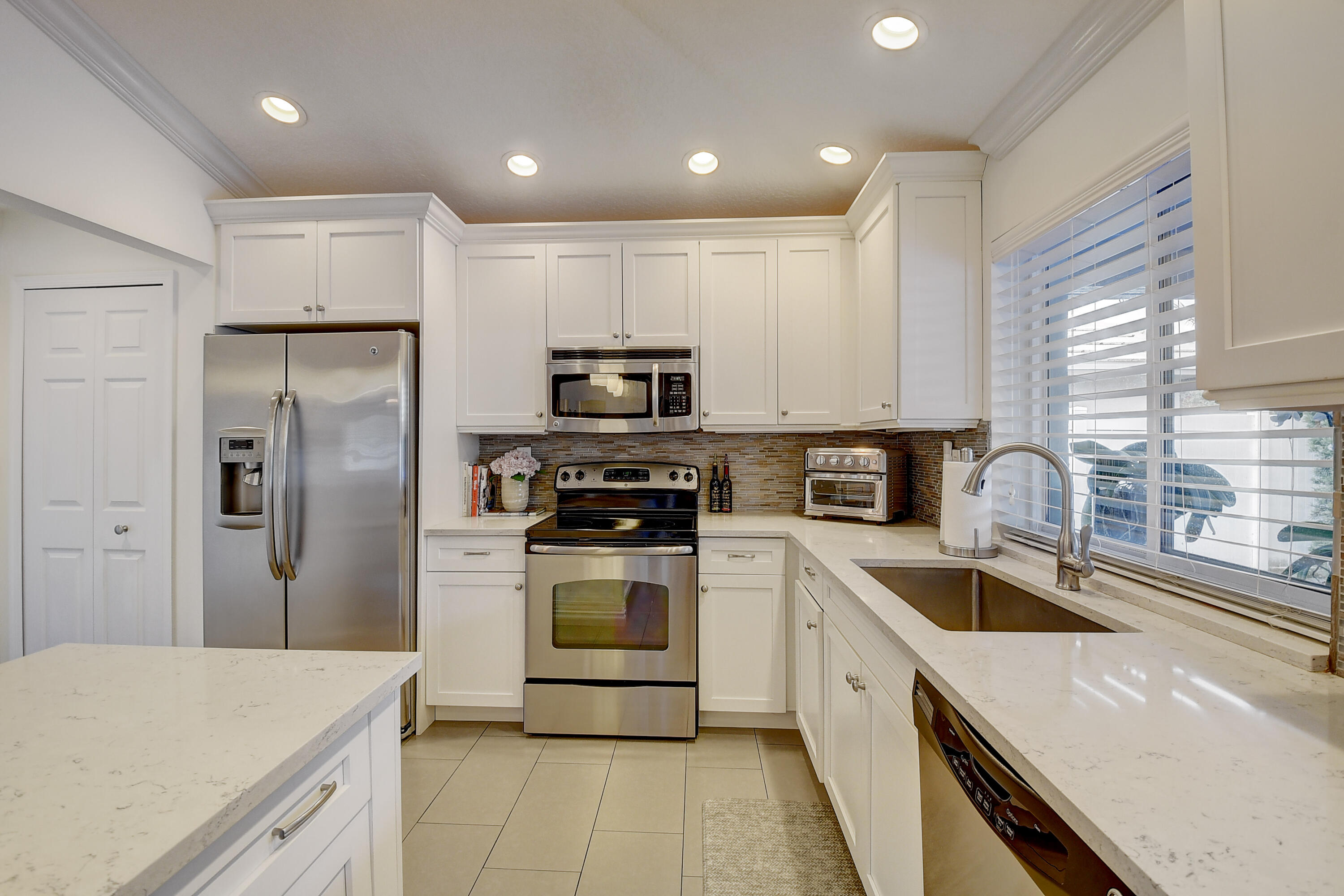 5075 Marina Circle