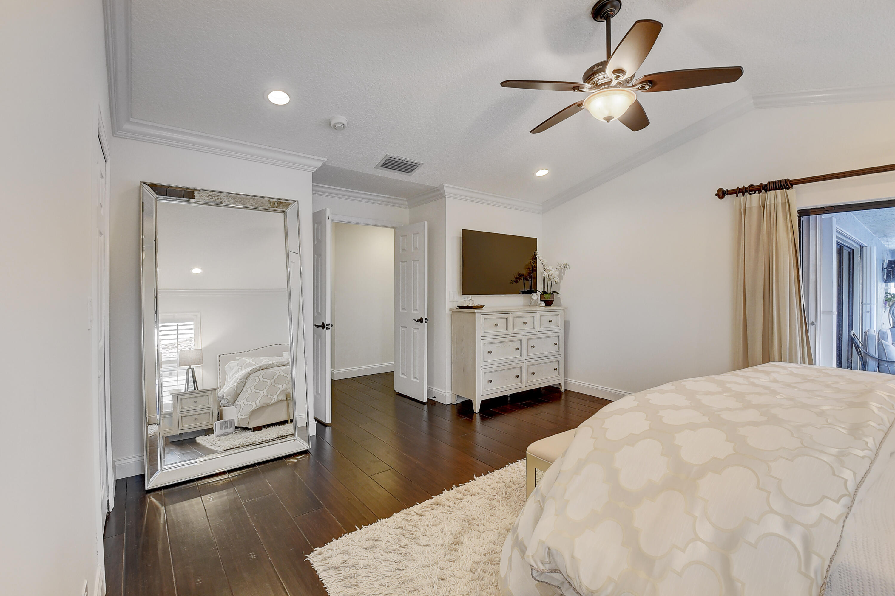 5075 Marina Circle