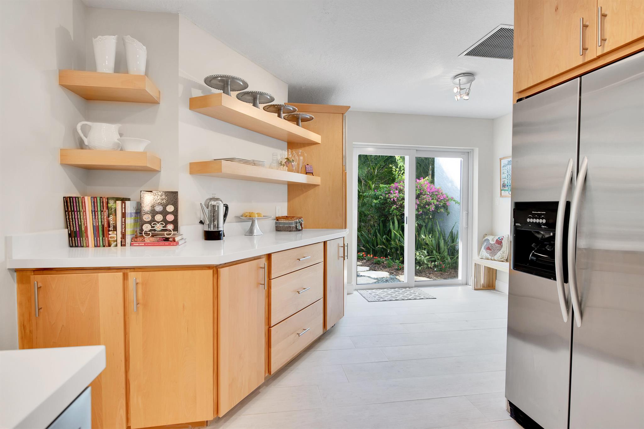 2932 Banyan Boulevard Circle NW