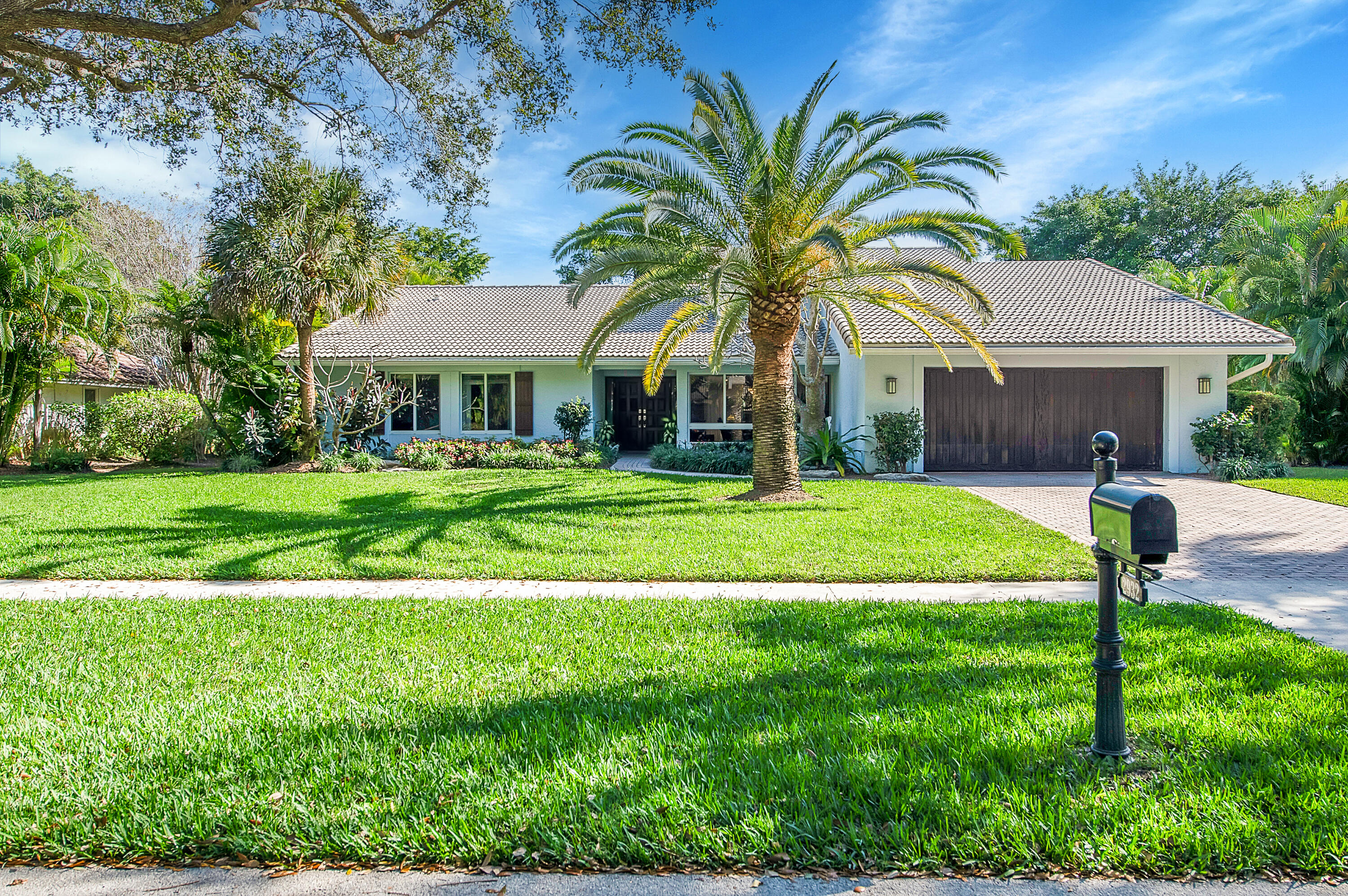 2932 Banyan Boulevard Circle NW