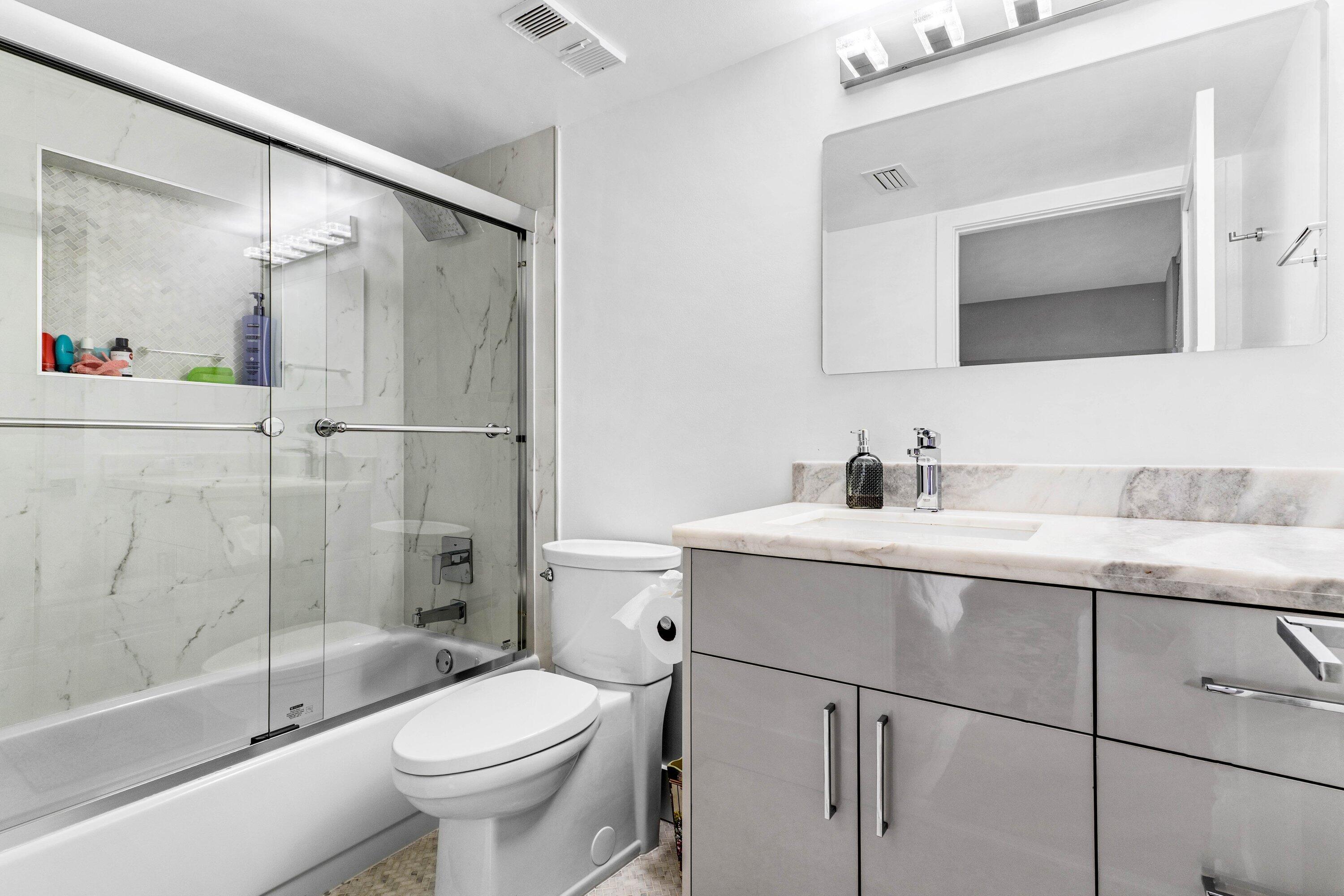 7572 Regency Lake Drive 301