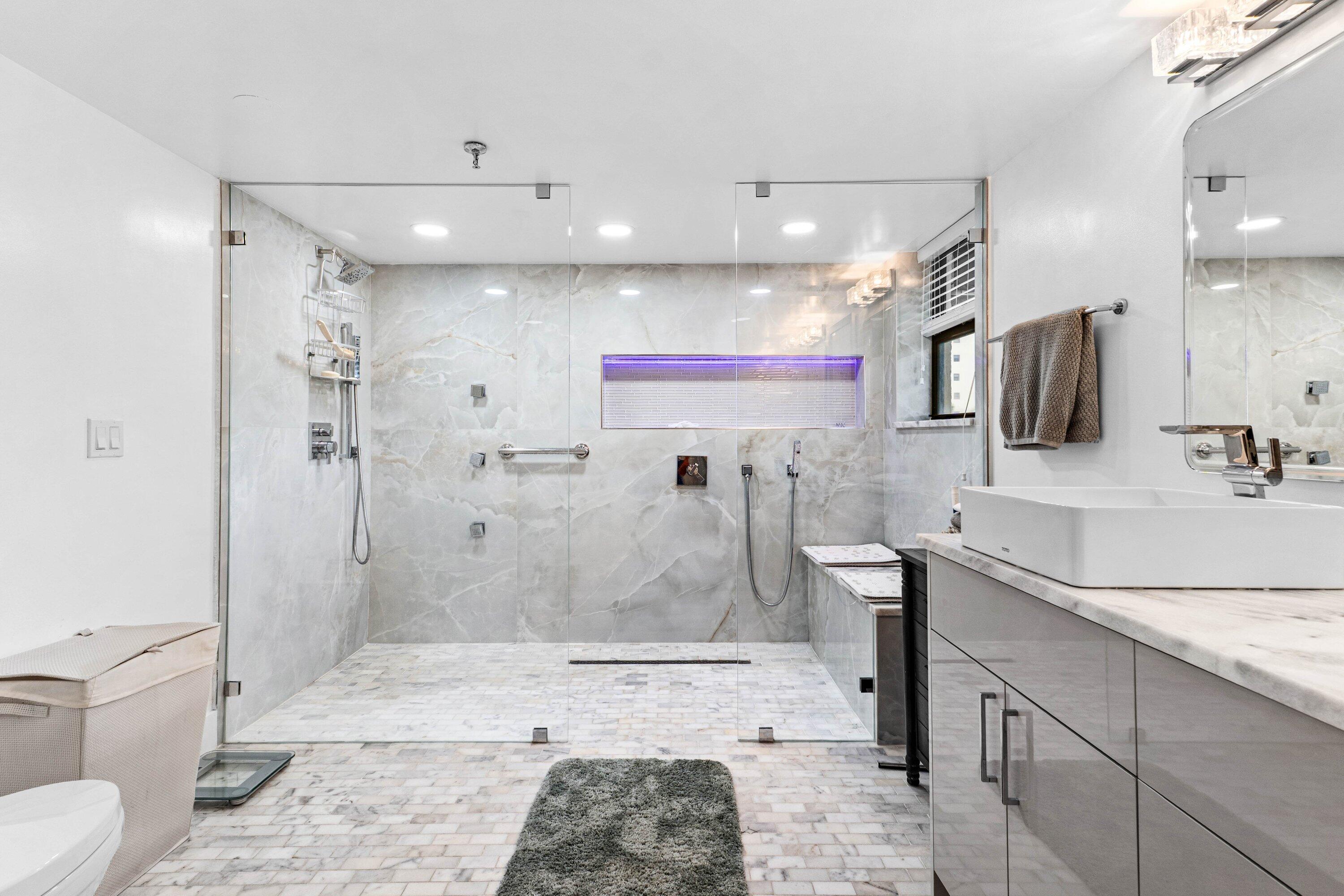 7572 Regency Lake Drive 301
