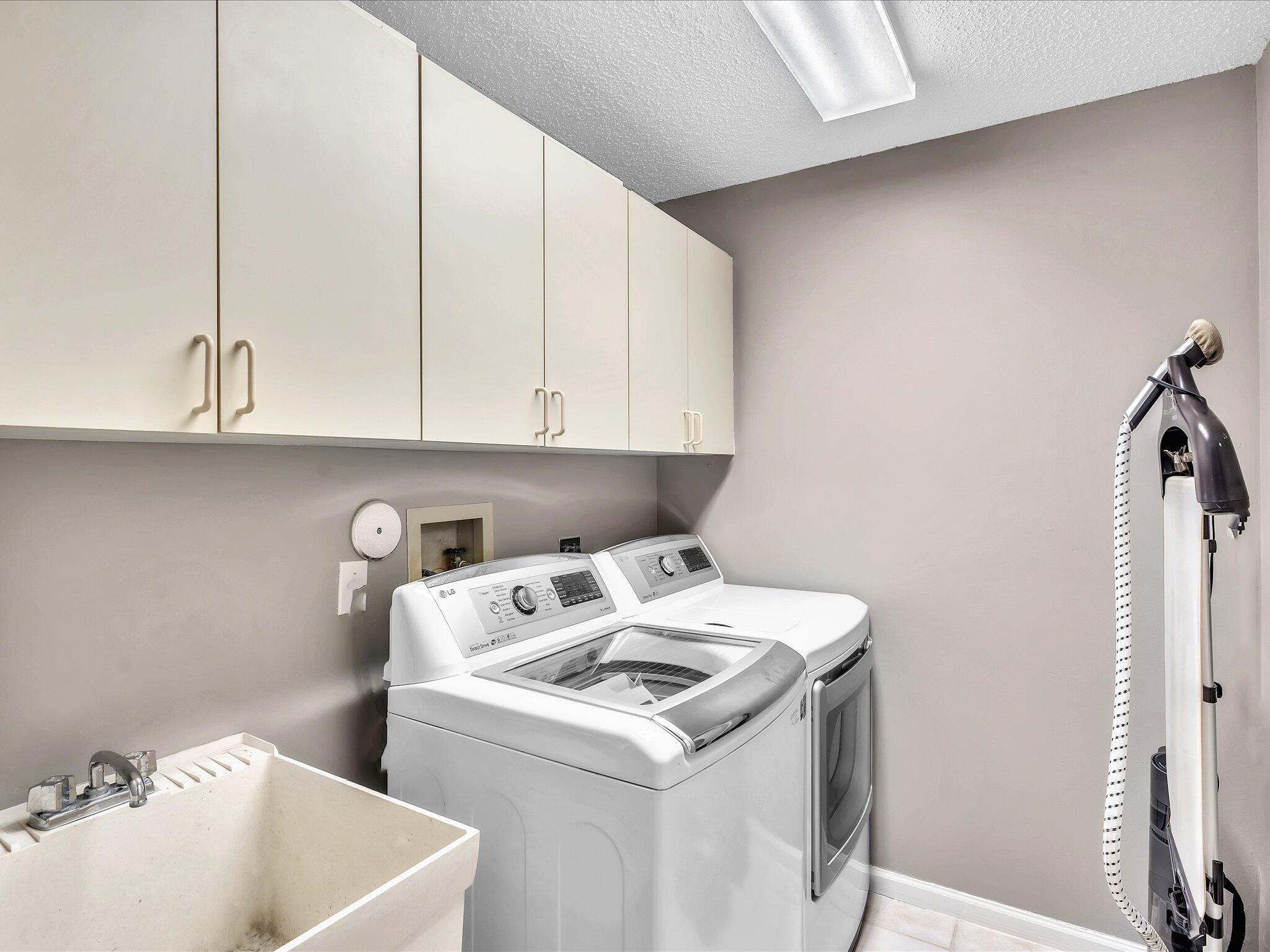 8253 Horseshoe Bay Road