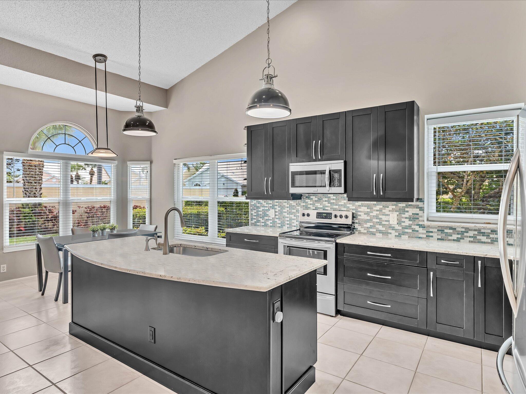 8253 Horseshoe Bay Road