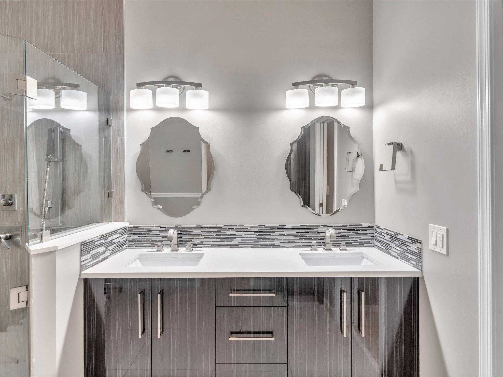 8253 Horseshoe Bay Road