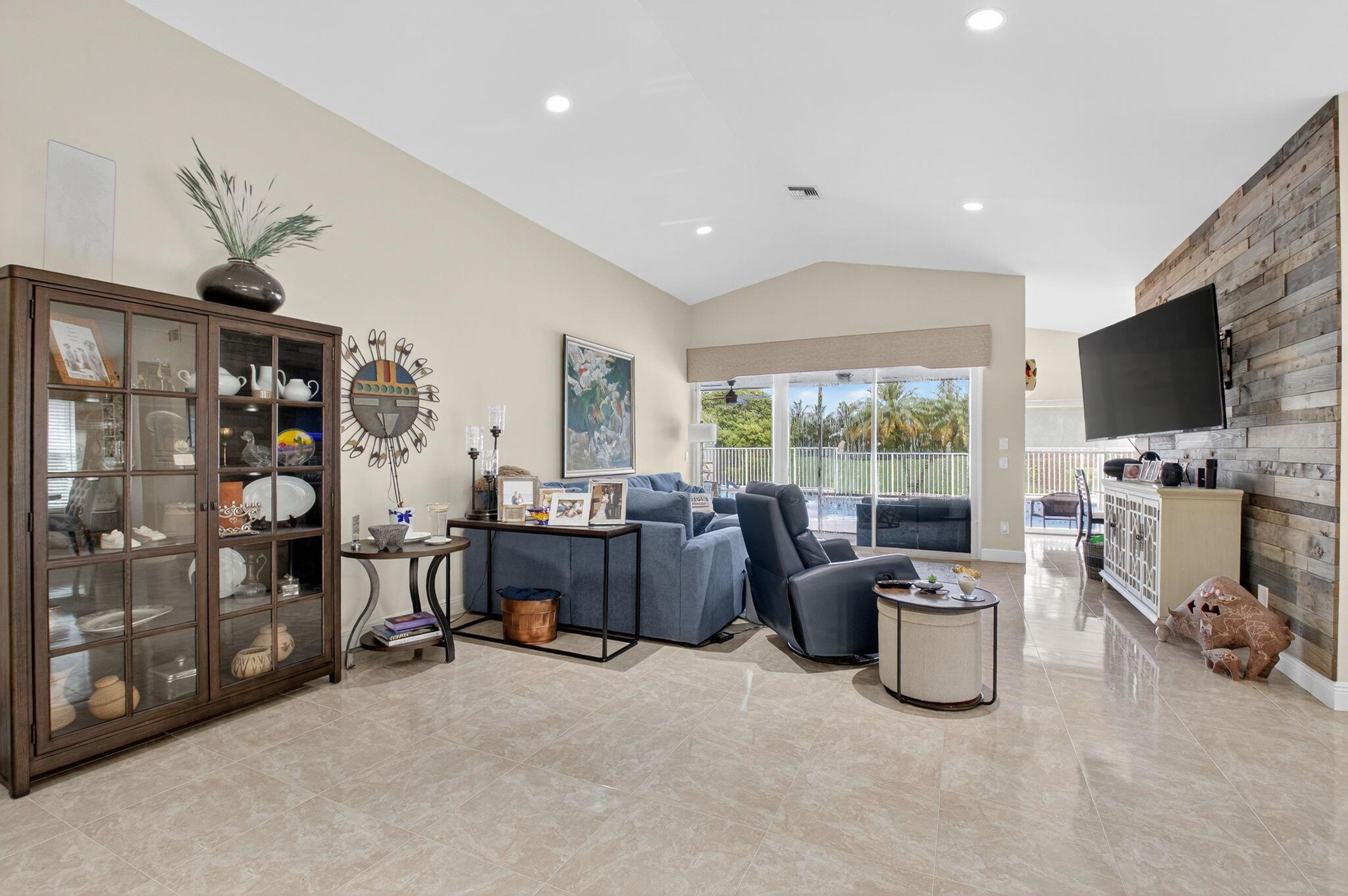 11270 Clover Leaf Circle