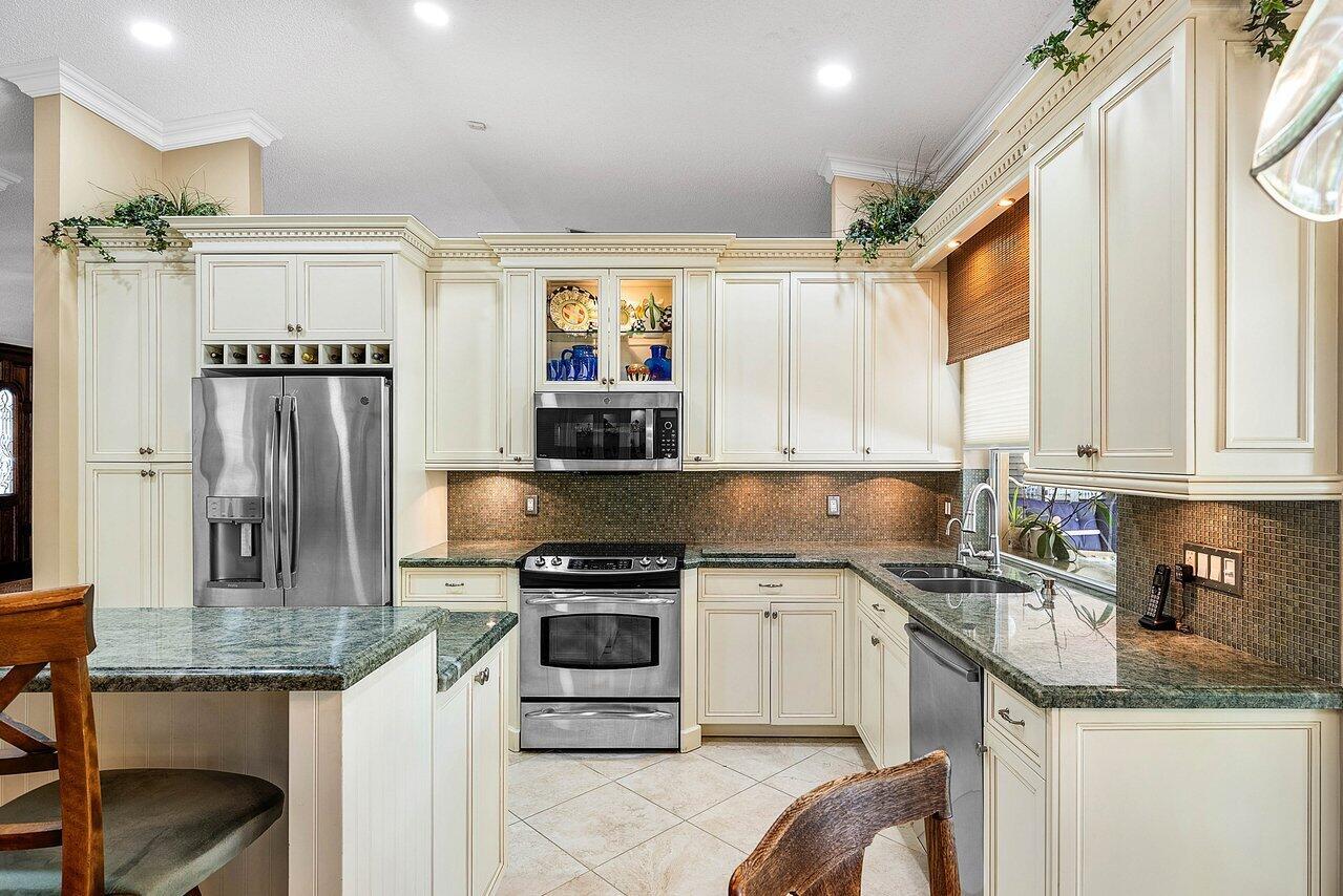 11834 Island Lakes Lane