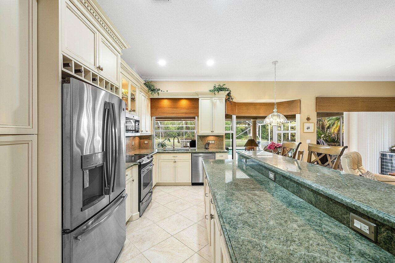 11834 Island Lakes Lane